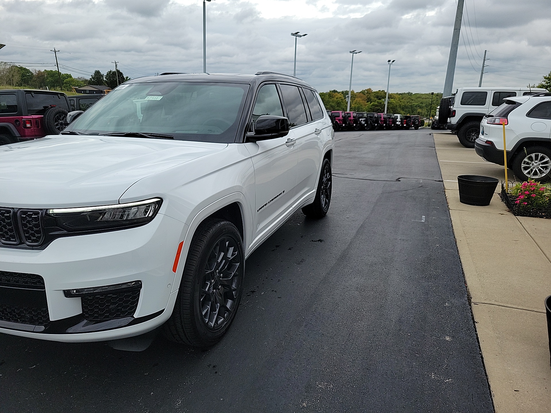 2025 Jeep Grand Cherokee L Summit 3