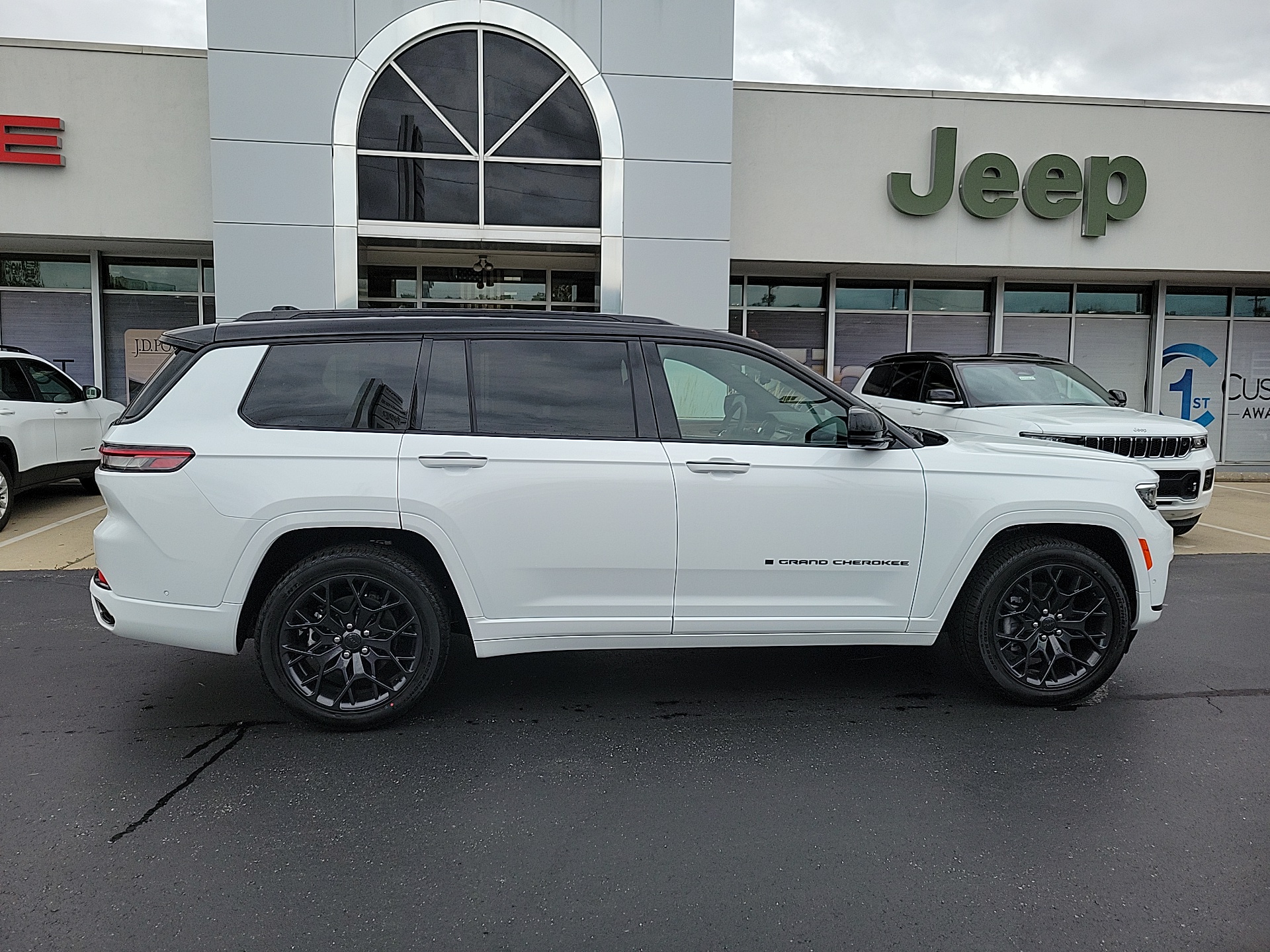 2025 Jeep Grand Cherokee L Summit 9