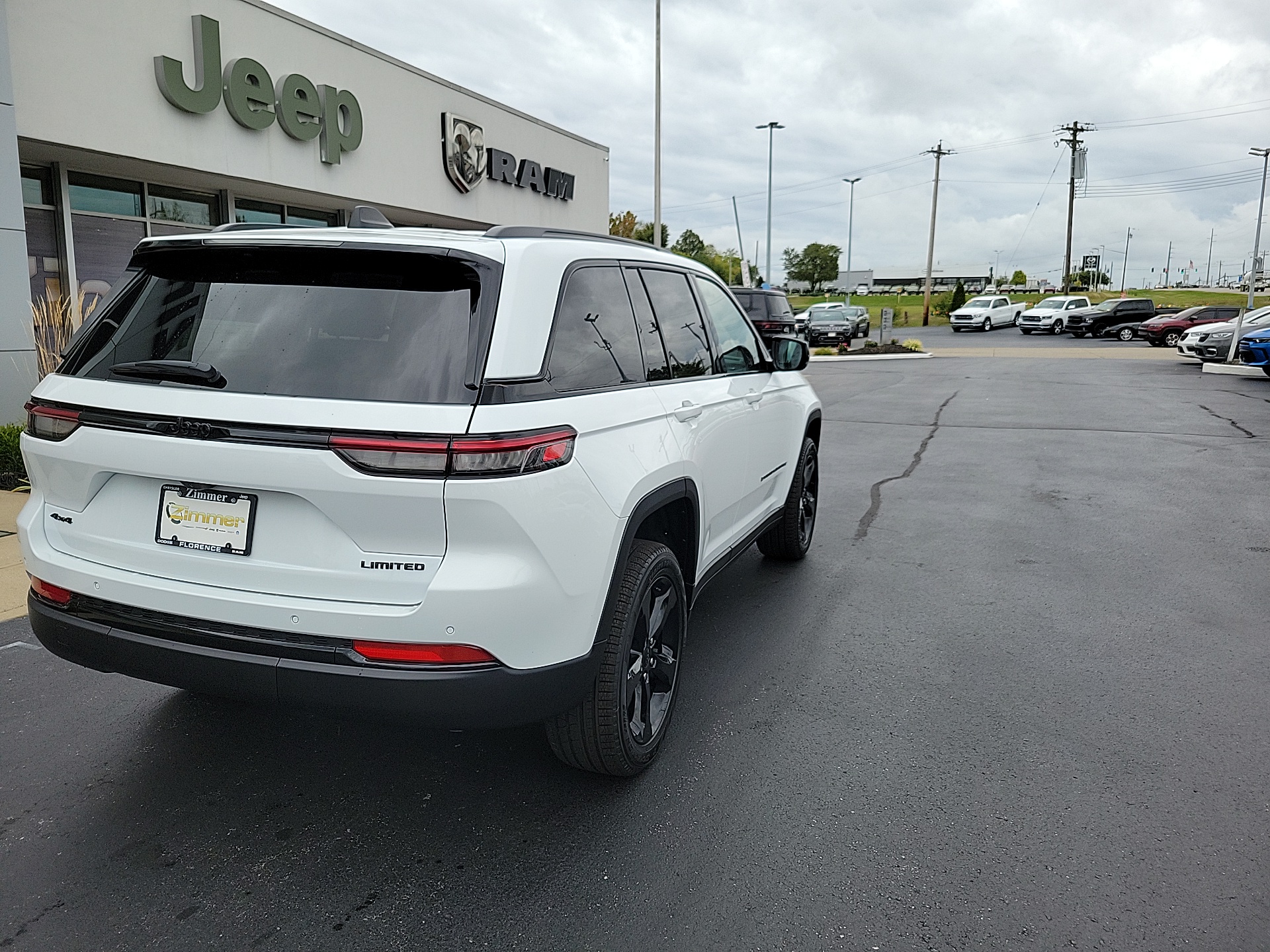 2025 Jeep Grand Cherokee Limited 17