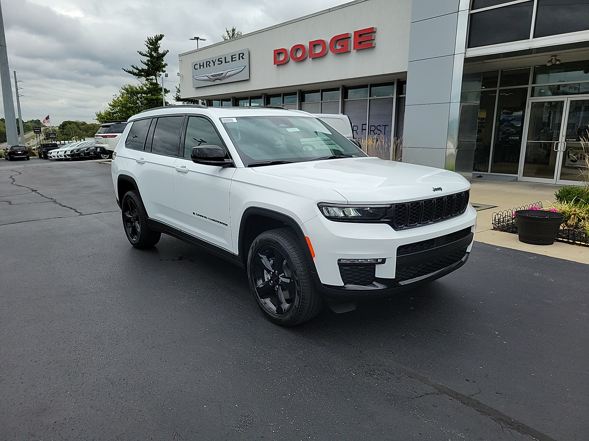 2025 Jeep Grand Cherokee L Limited 1