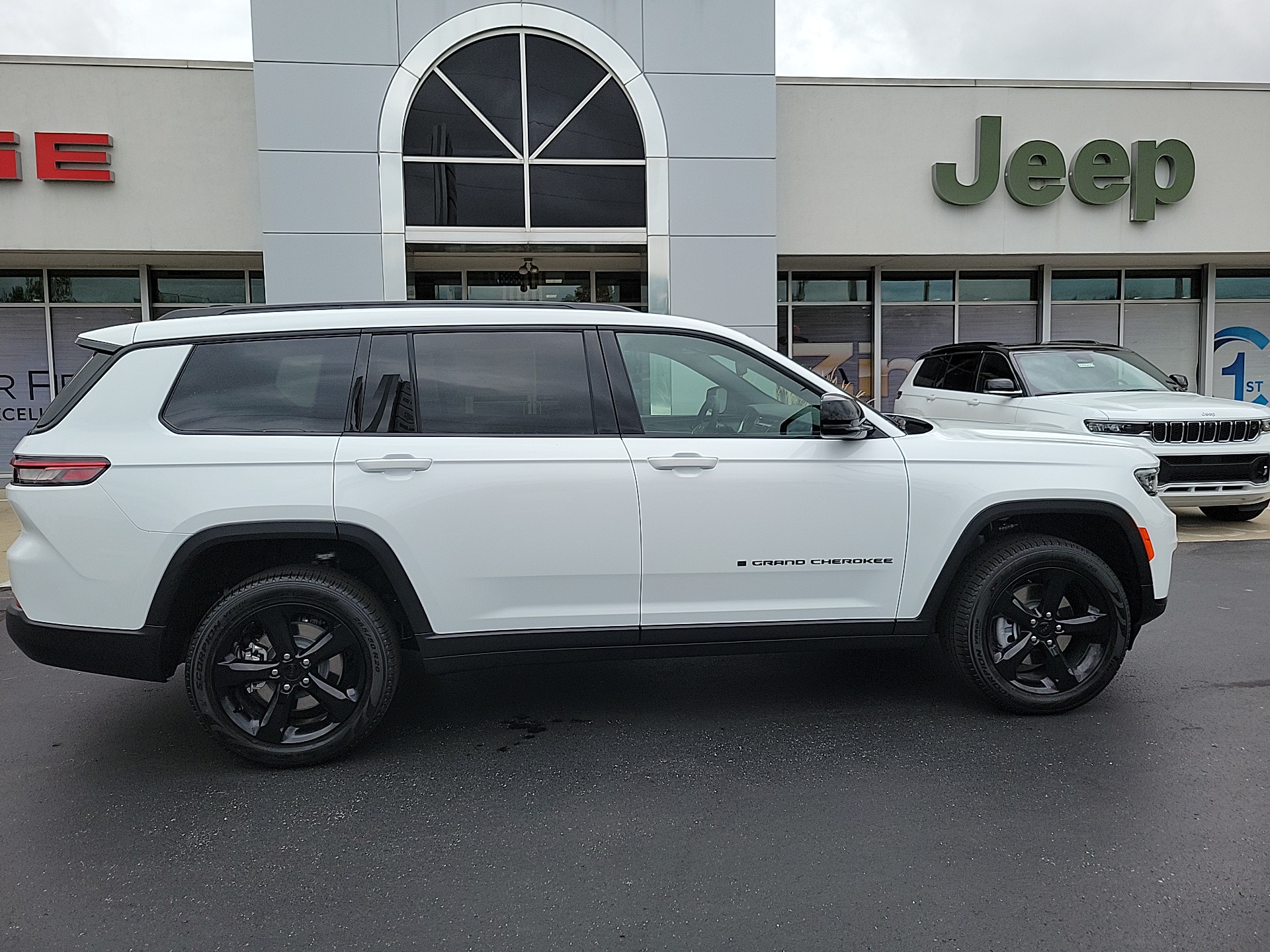 2025 Jeep Grand Cherokee L Limited 9