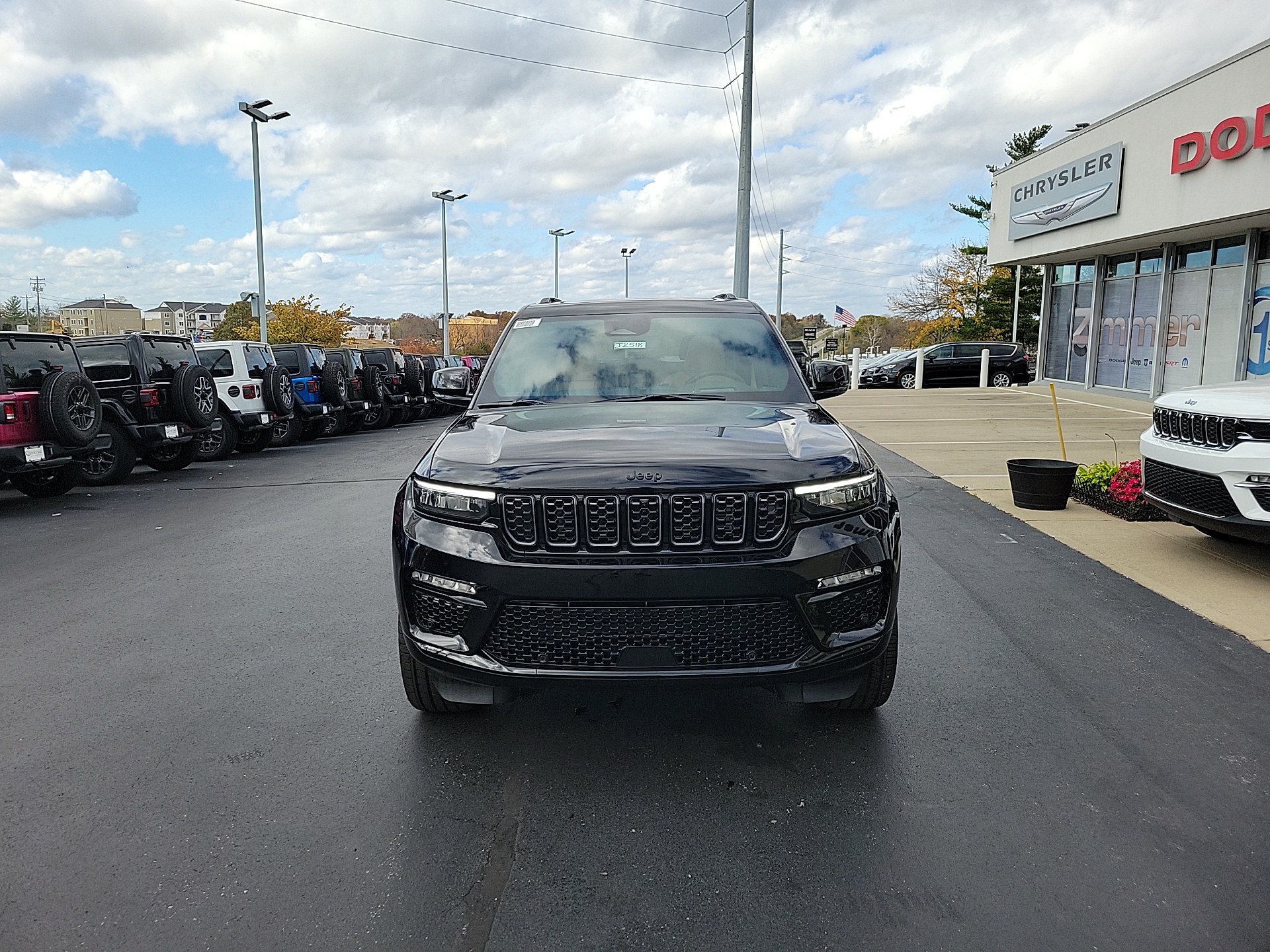 2025 Jeep Grand Cherokee Summit 2