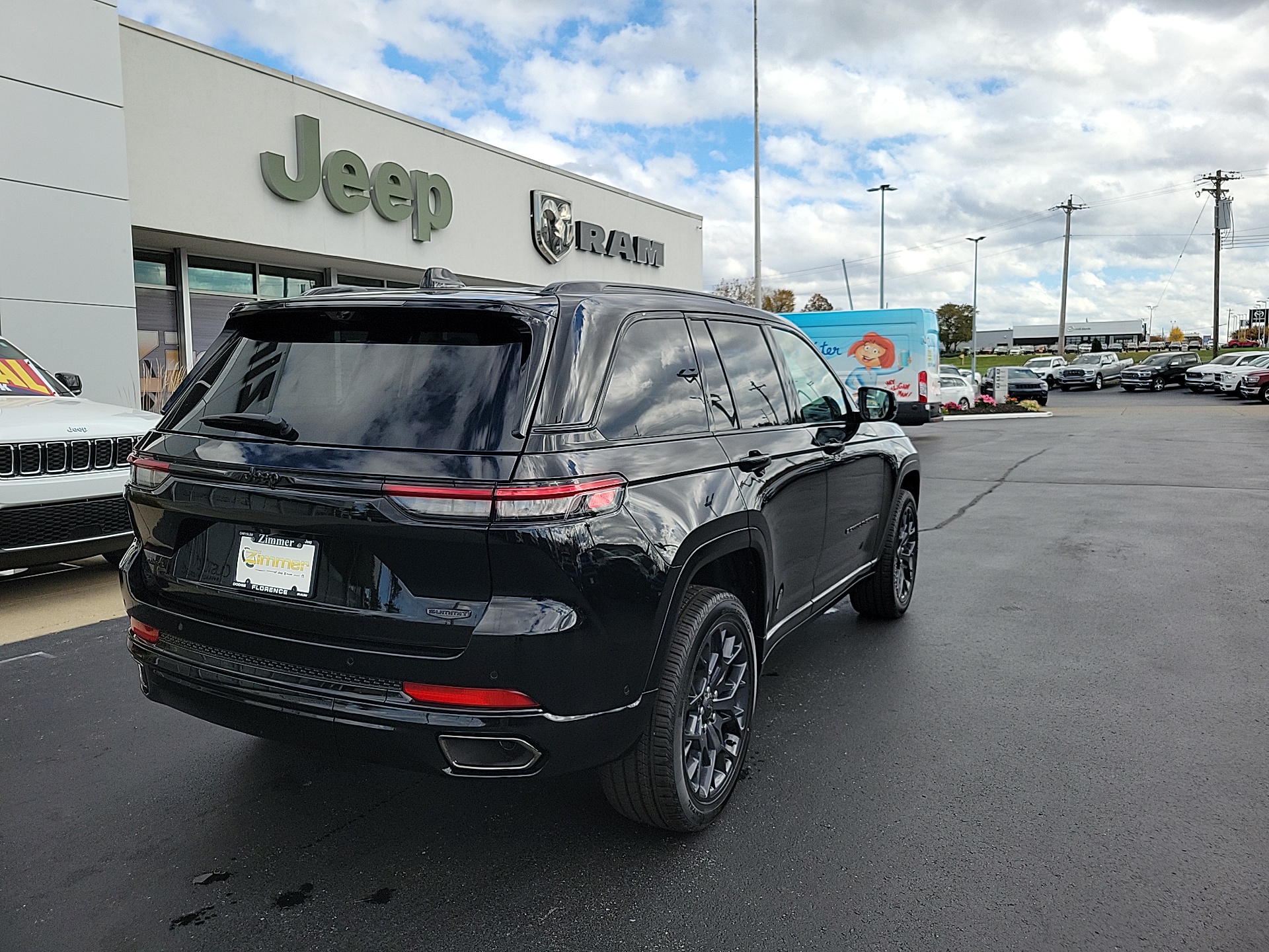 2025 Jeep Grand Cherokee Summit 8