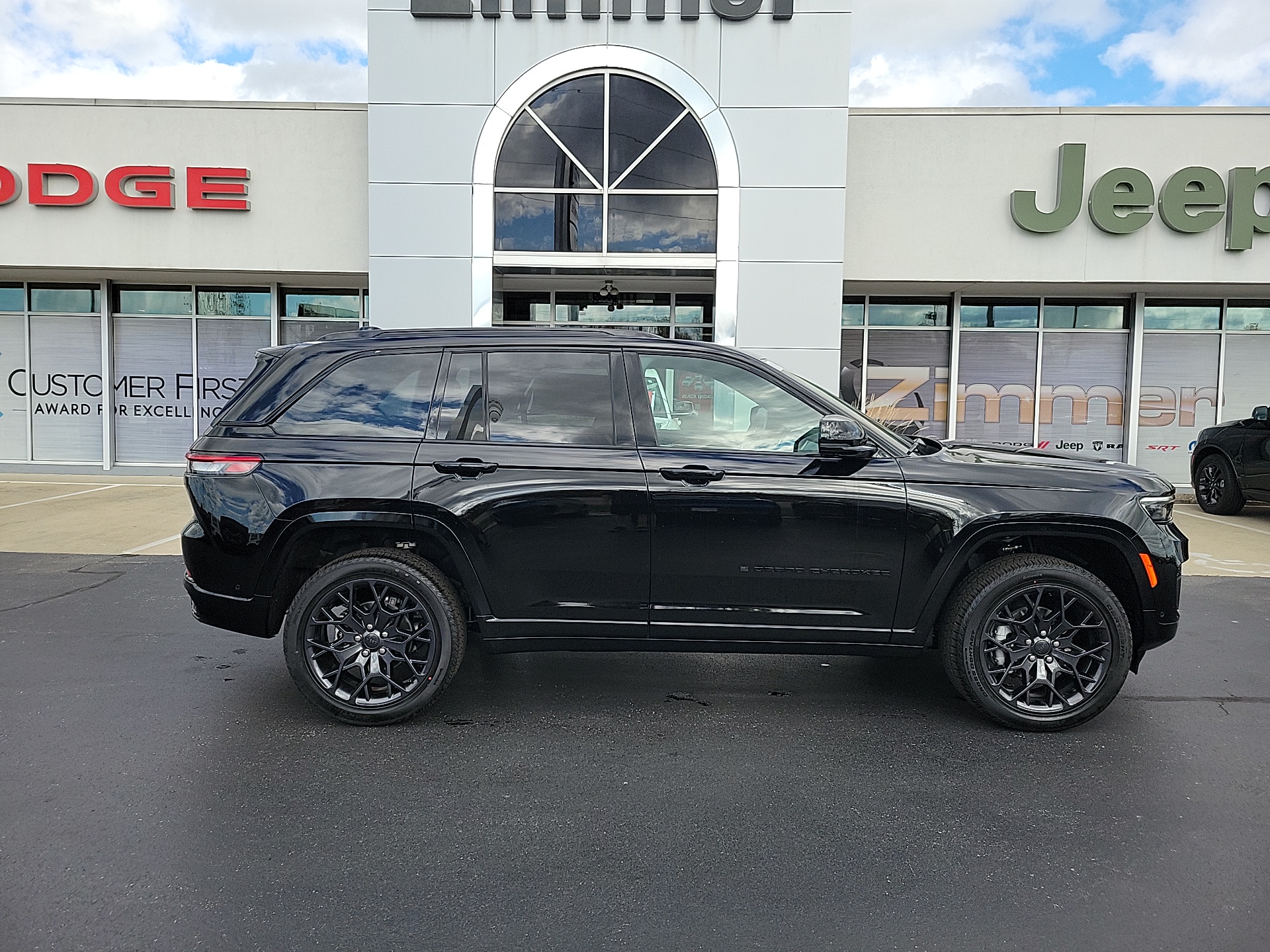 2025 Jeep Grand Cherokee Summit 9