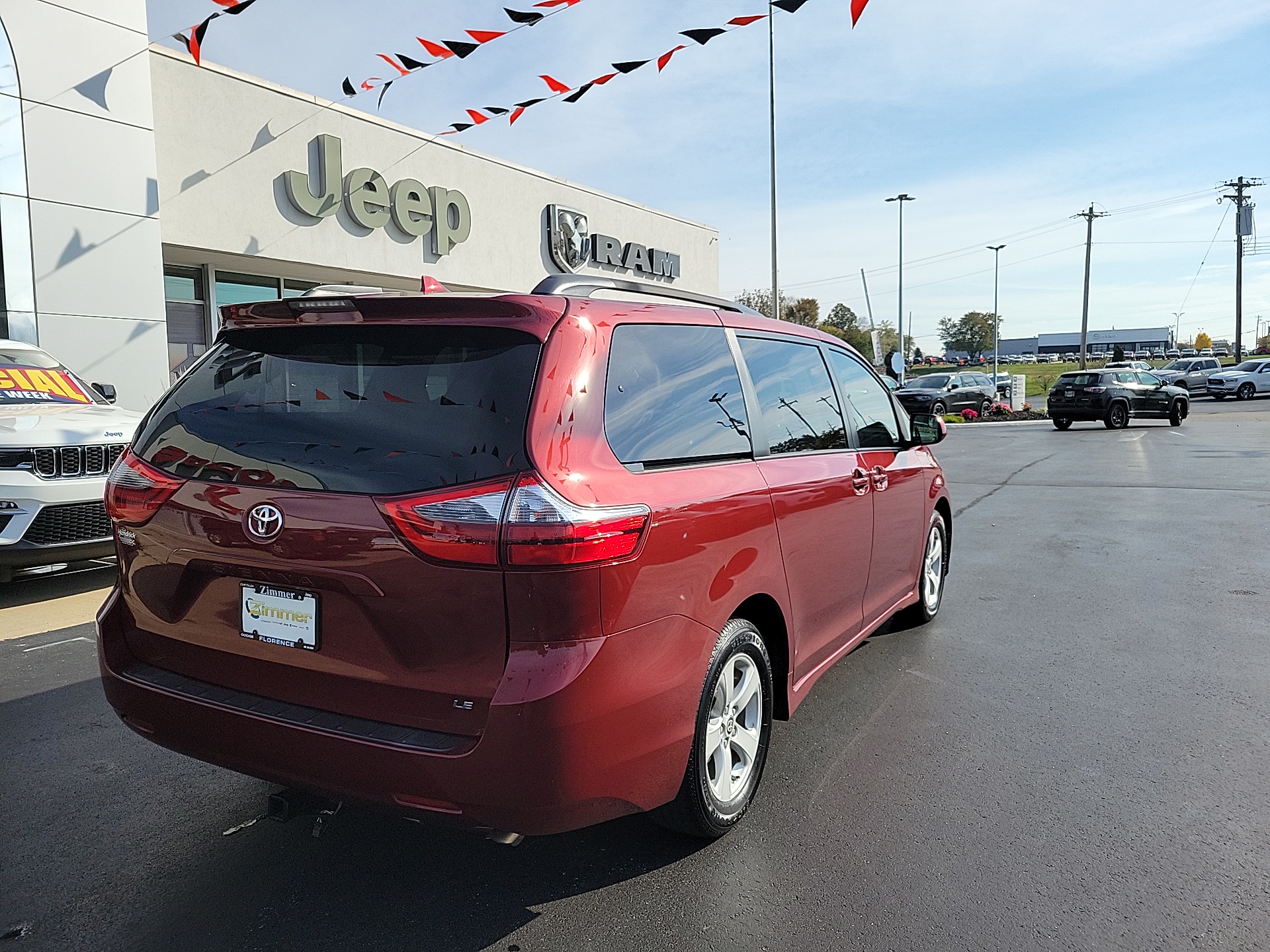 2020 Toyota Sienna LE 8