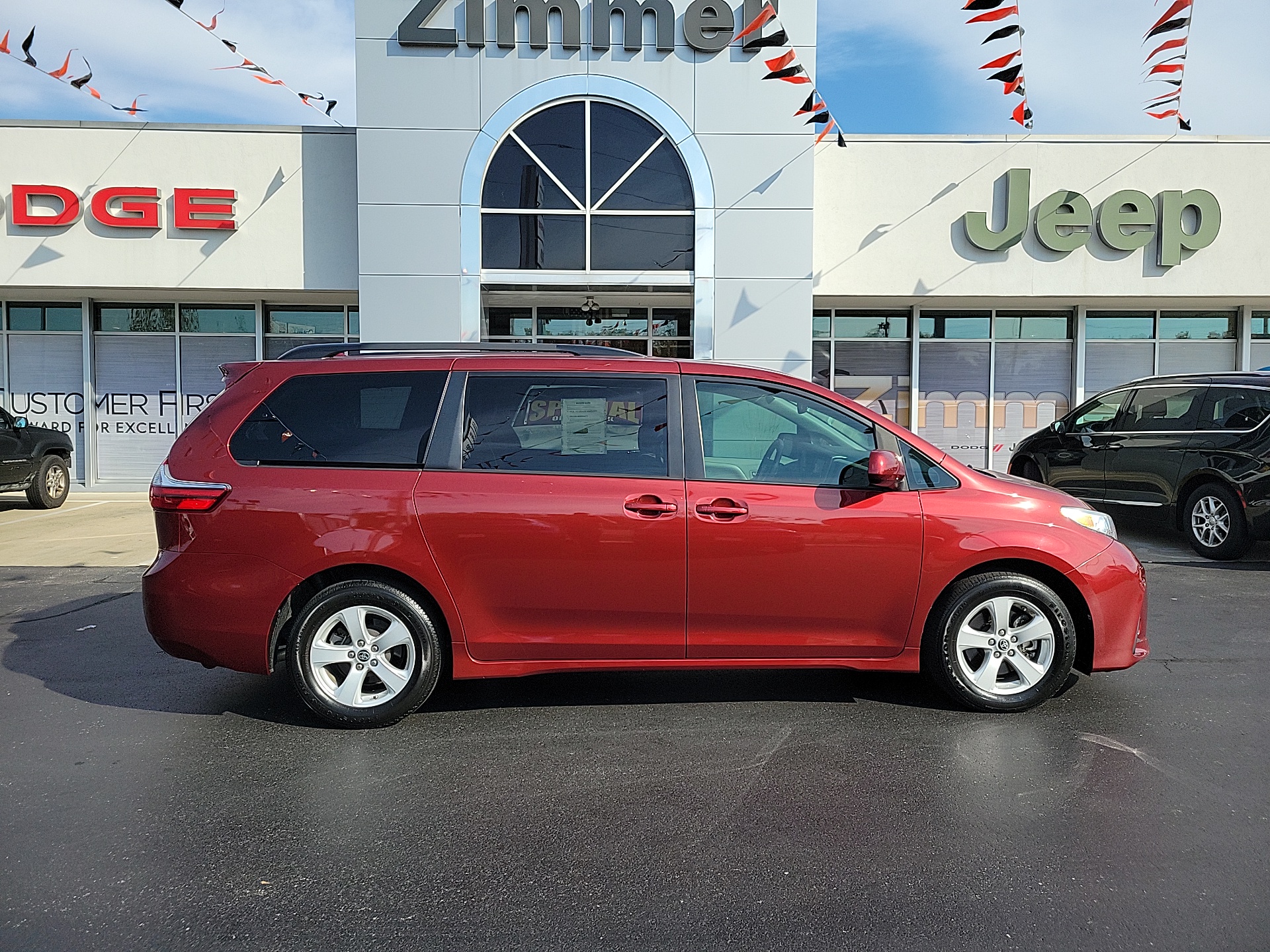 2020 Toyota Sienna LE 9