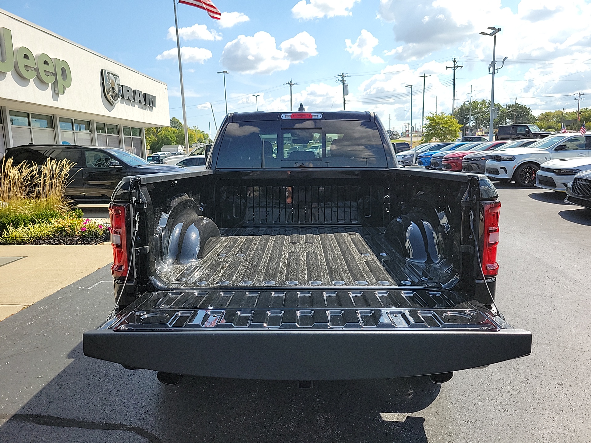 2025 Ram 1500 Big Horn/Lone Star 18