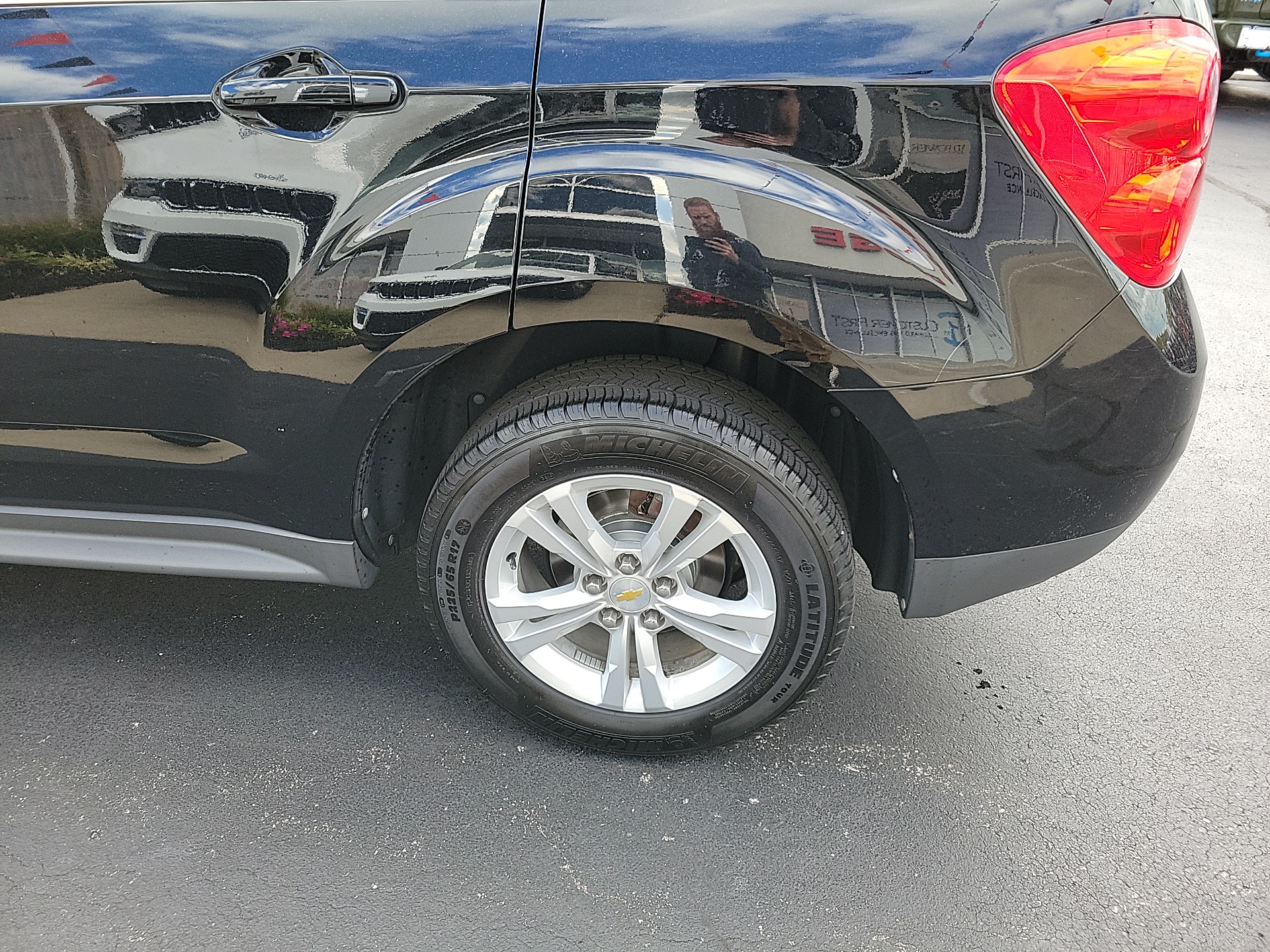 2011 Chevrolet Equinox LT 12