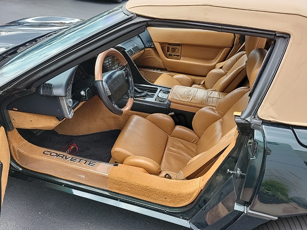 1990 Chevrolet Corvette Convertible 2