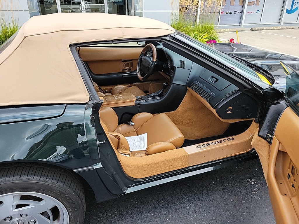 1990 Chevrolet Corvette Convertible 3