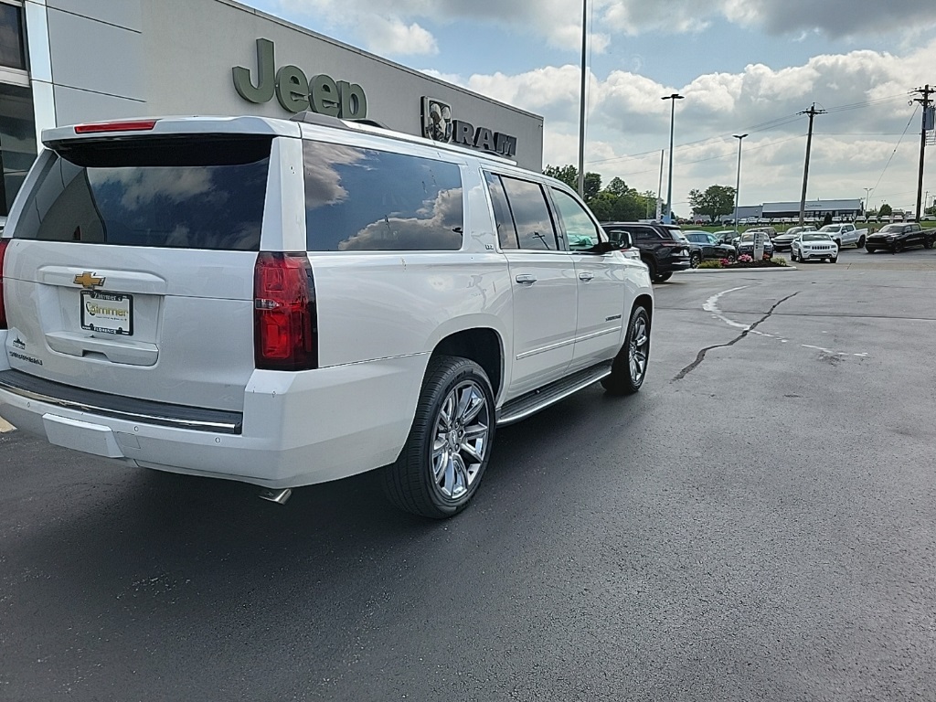 2016 Chevrolet Suburban LTZ 10