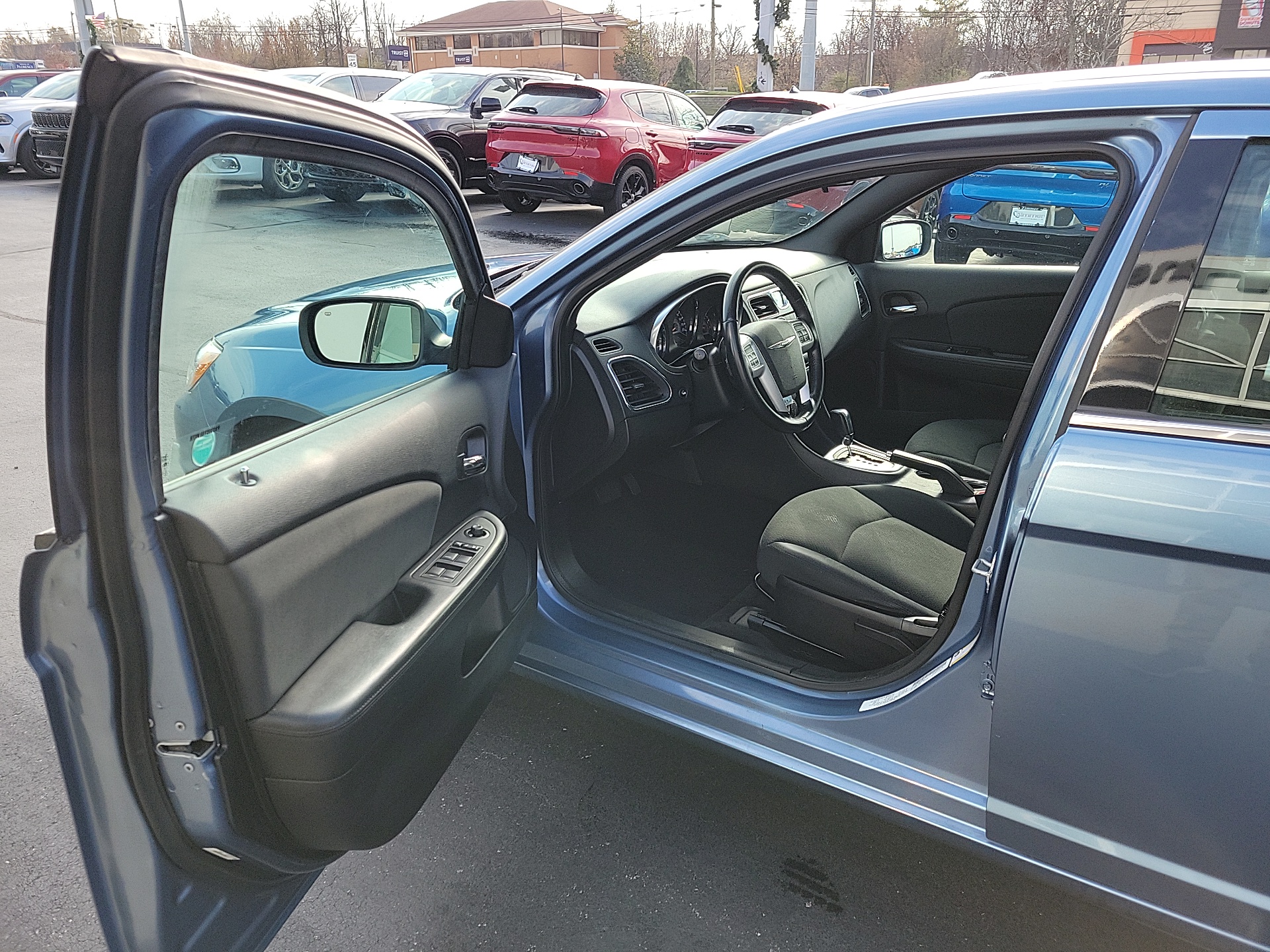 2011 Chrysler 200 Touring 14