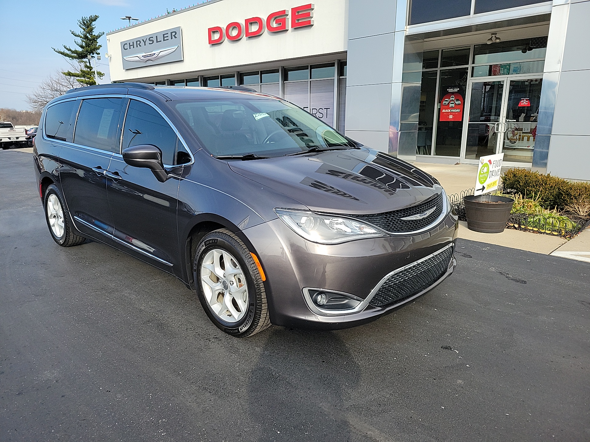 2017 Chrysler Pacifica Touring L 1