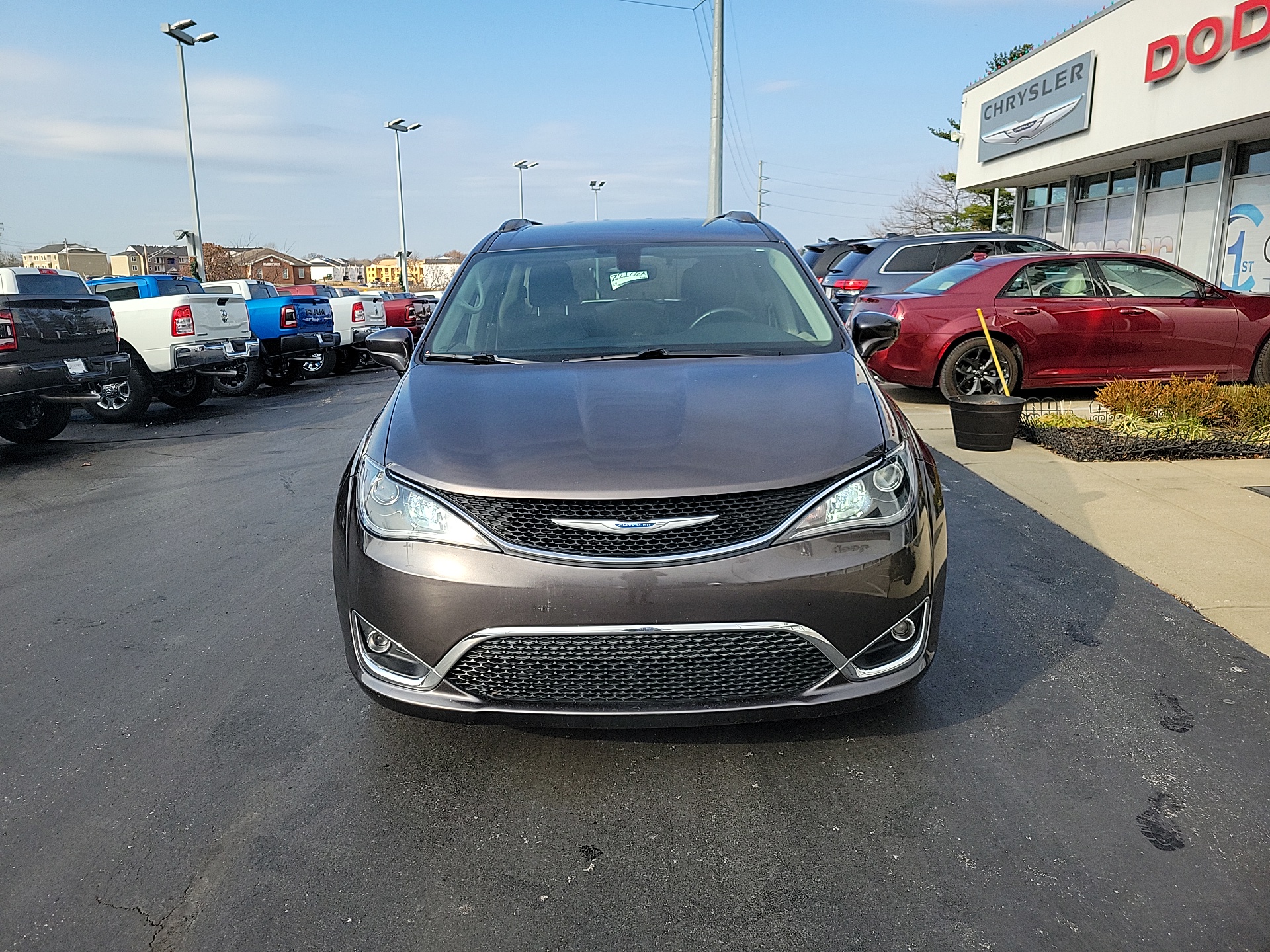 2017 Chrysler Pacifica Touring L 2