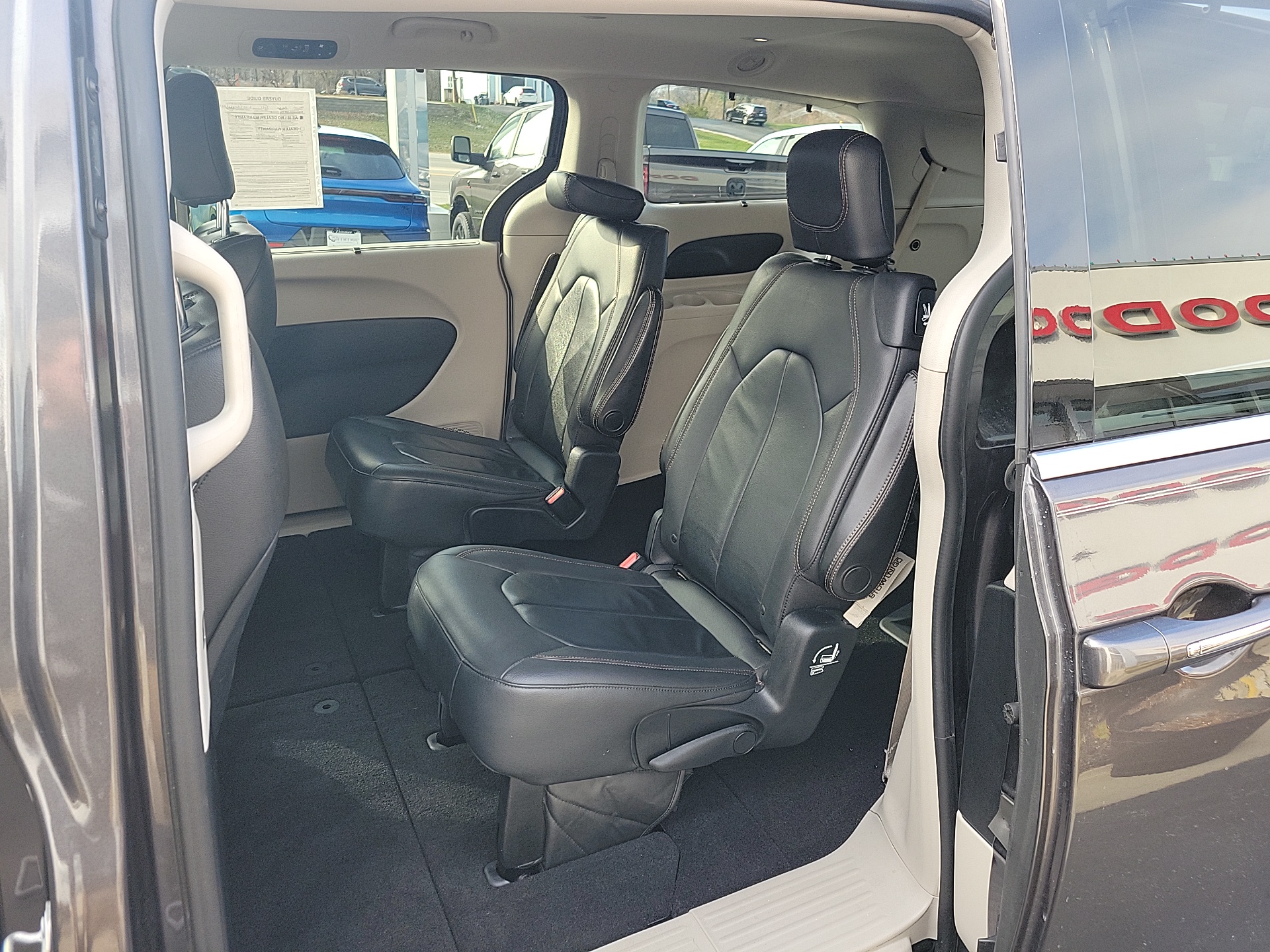 2017 Chrysler Pacifica Touring L 15