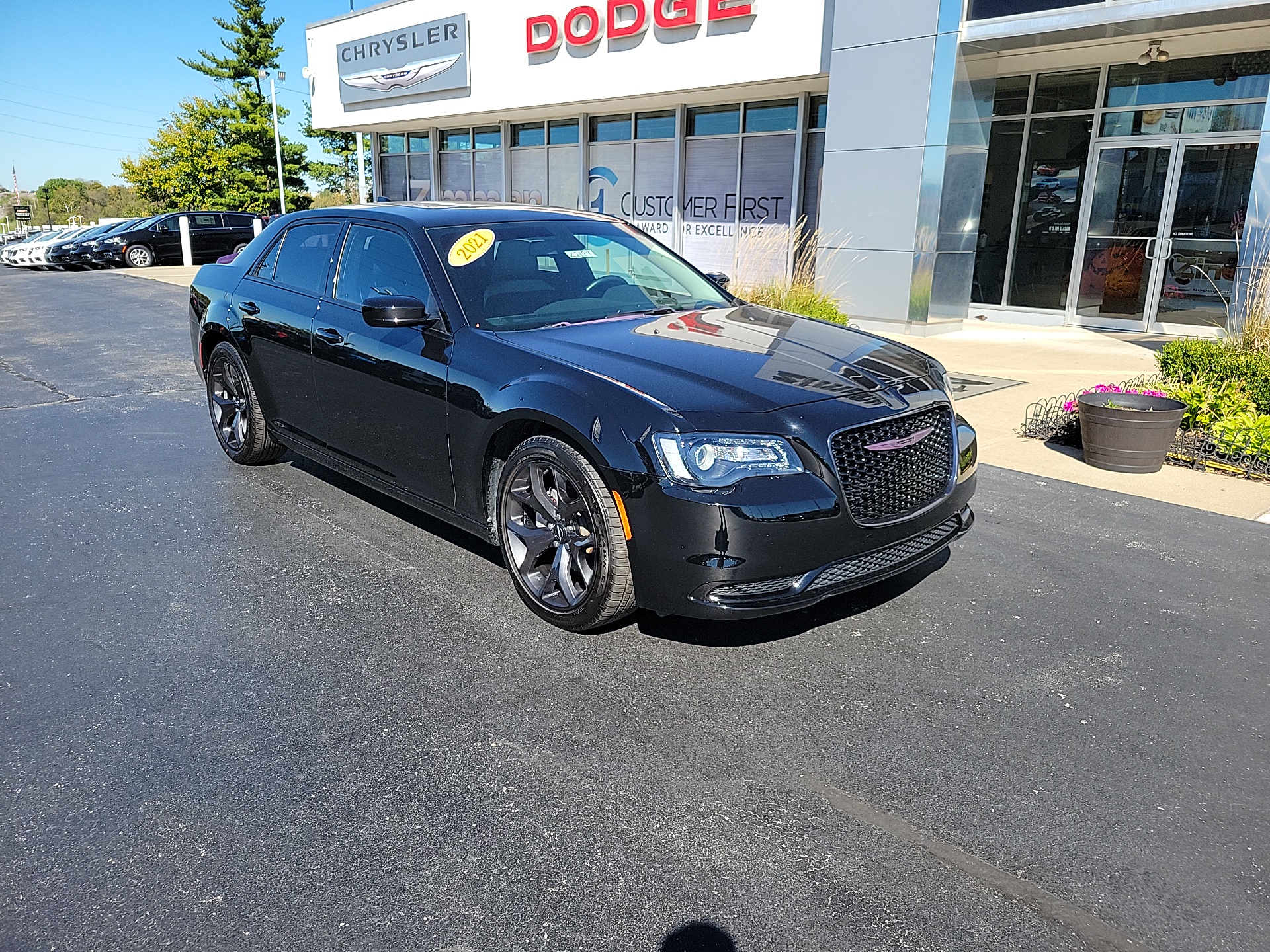 2021 Chrysler 300 Touring 1