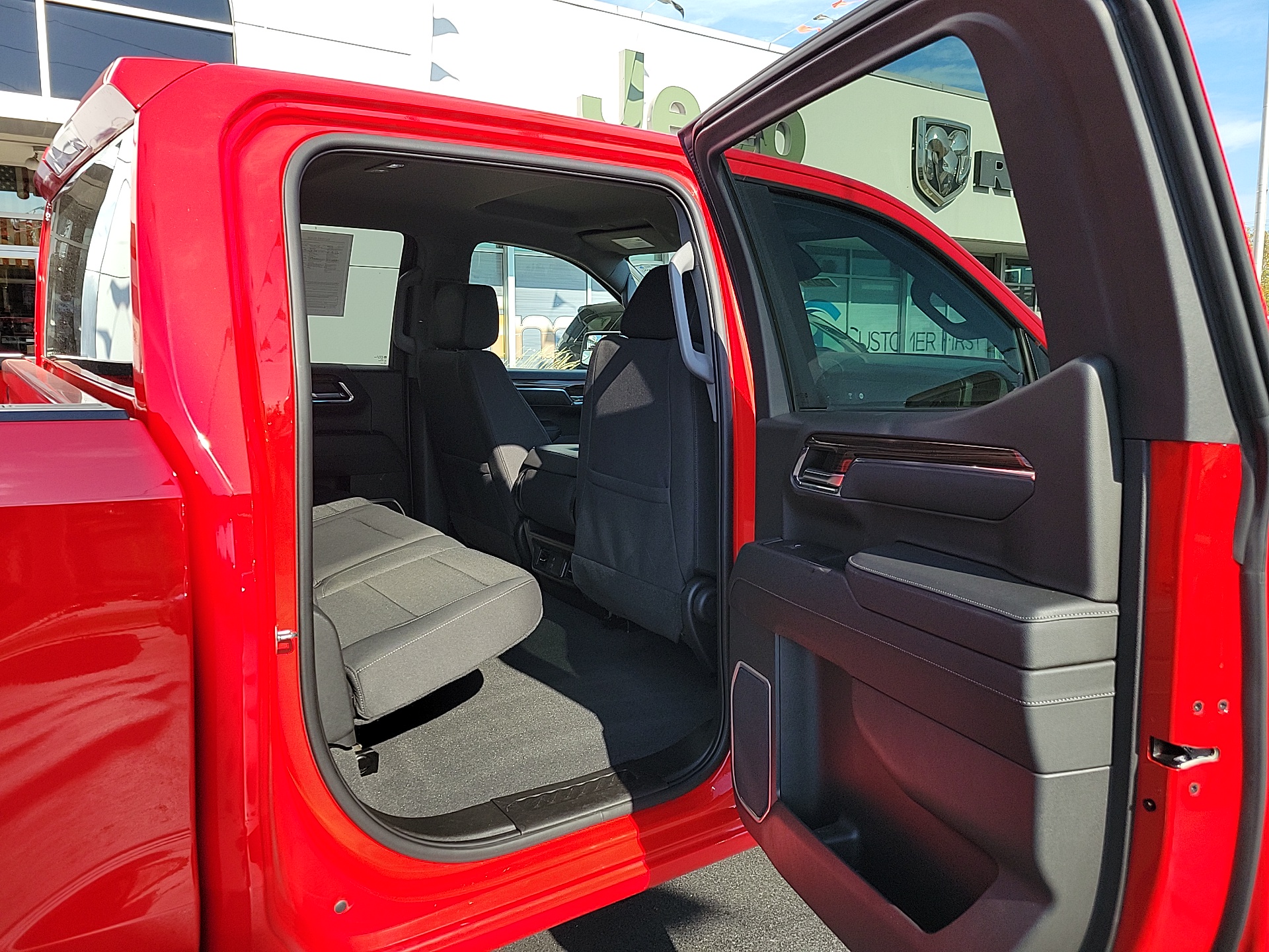 2023 Chevrolet Silverado 1500 LT 18