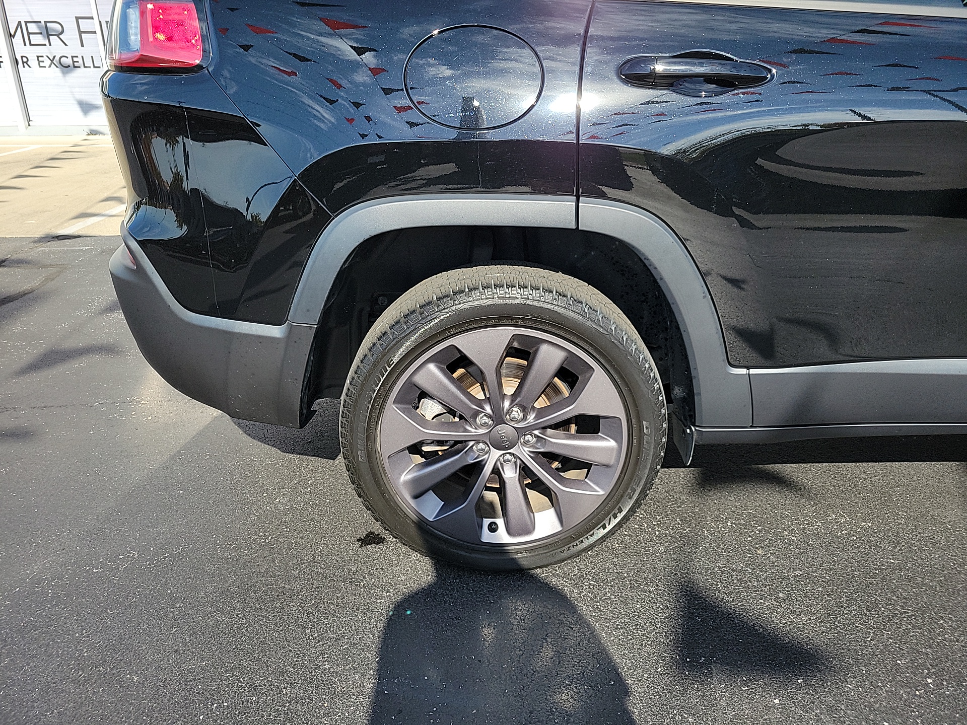 2021 Jeep Cherokee Latitude Lux 11