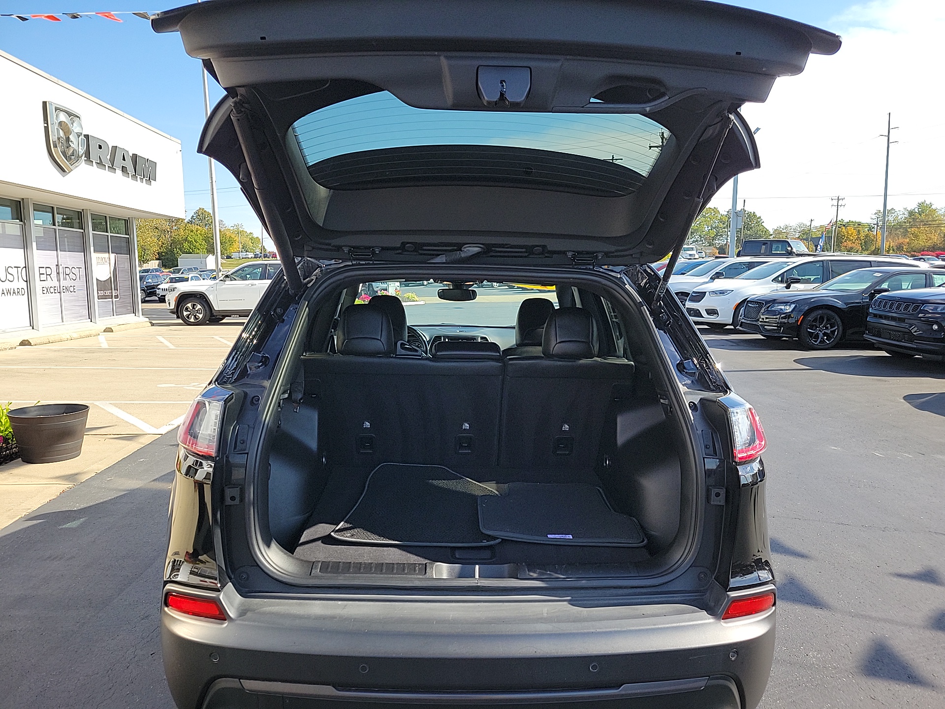 2021 Jeep Cherokee Latitude Lux 16