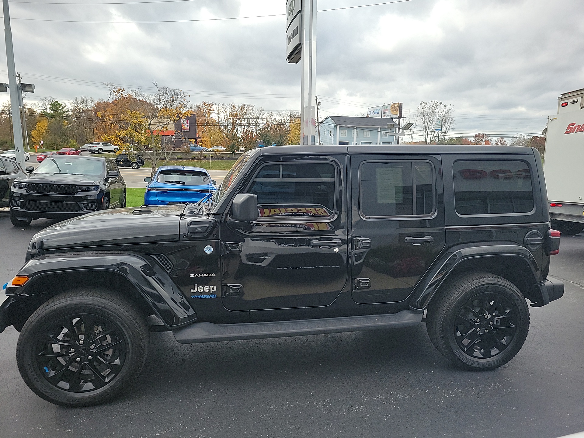 2022 Jeep Wrangler Unlimited Sahara 4xe 5