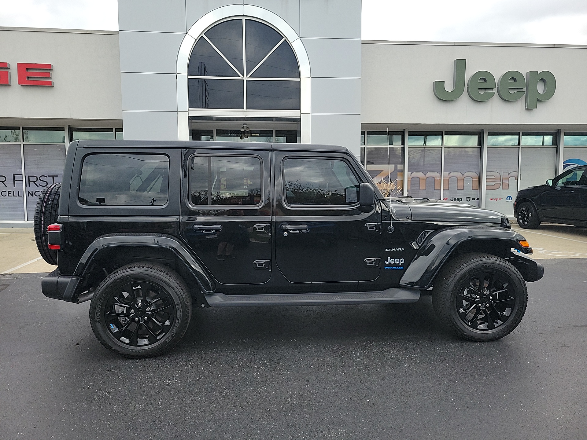 2022 Jeep Wrangler Unlimited Sahara 4xe 9