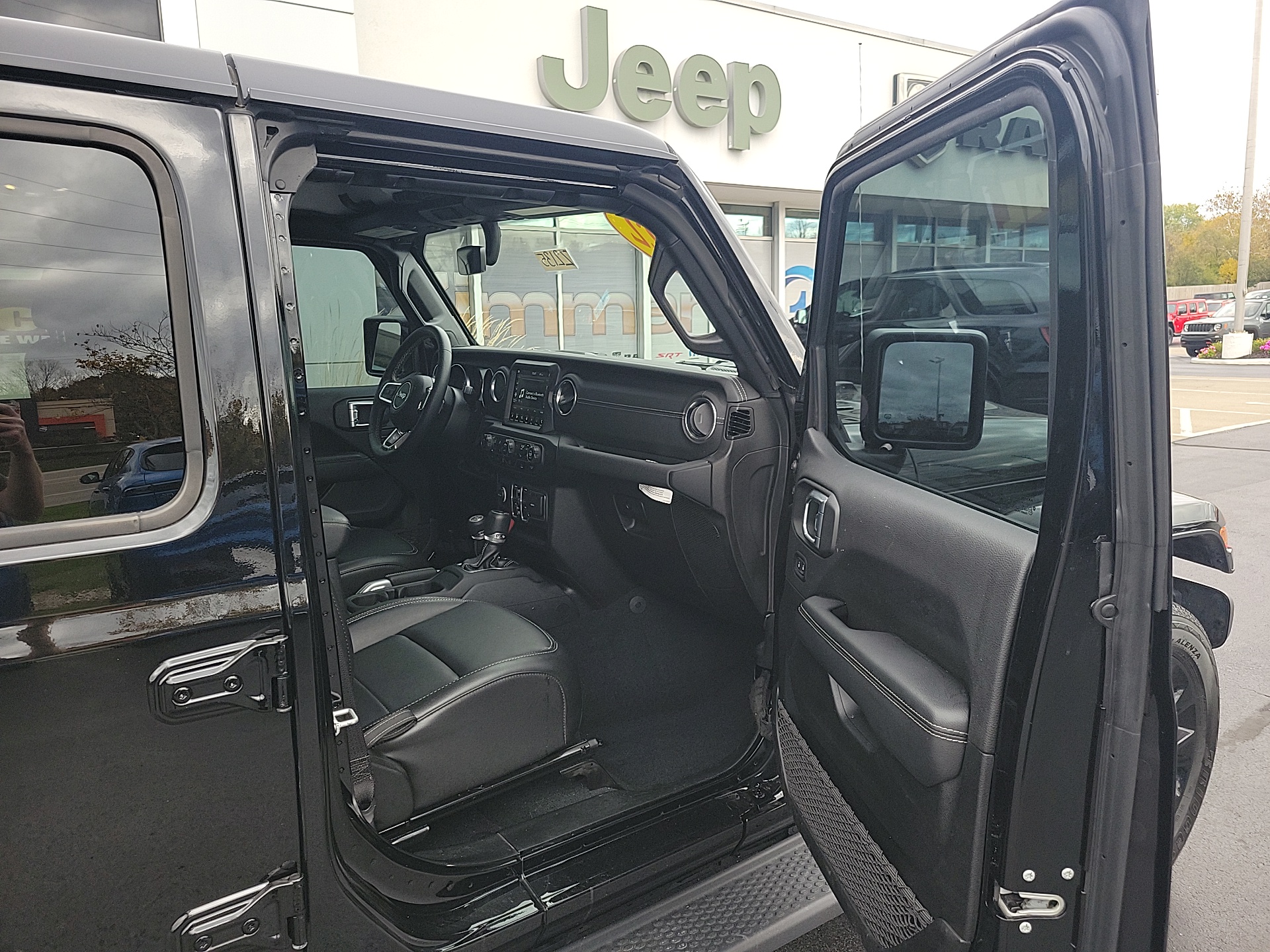 2022 Jeep Wrangler Unlimited Sahara 4xe 17