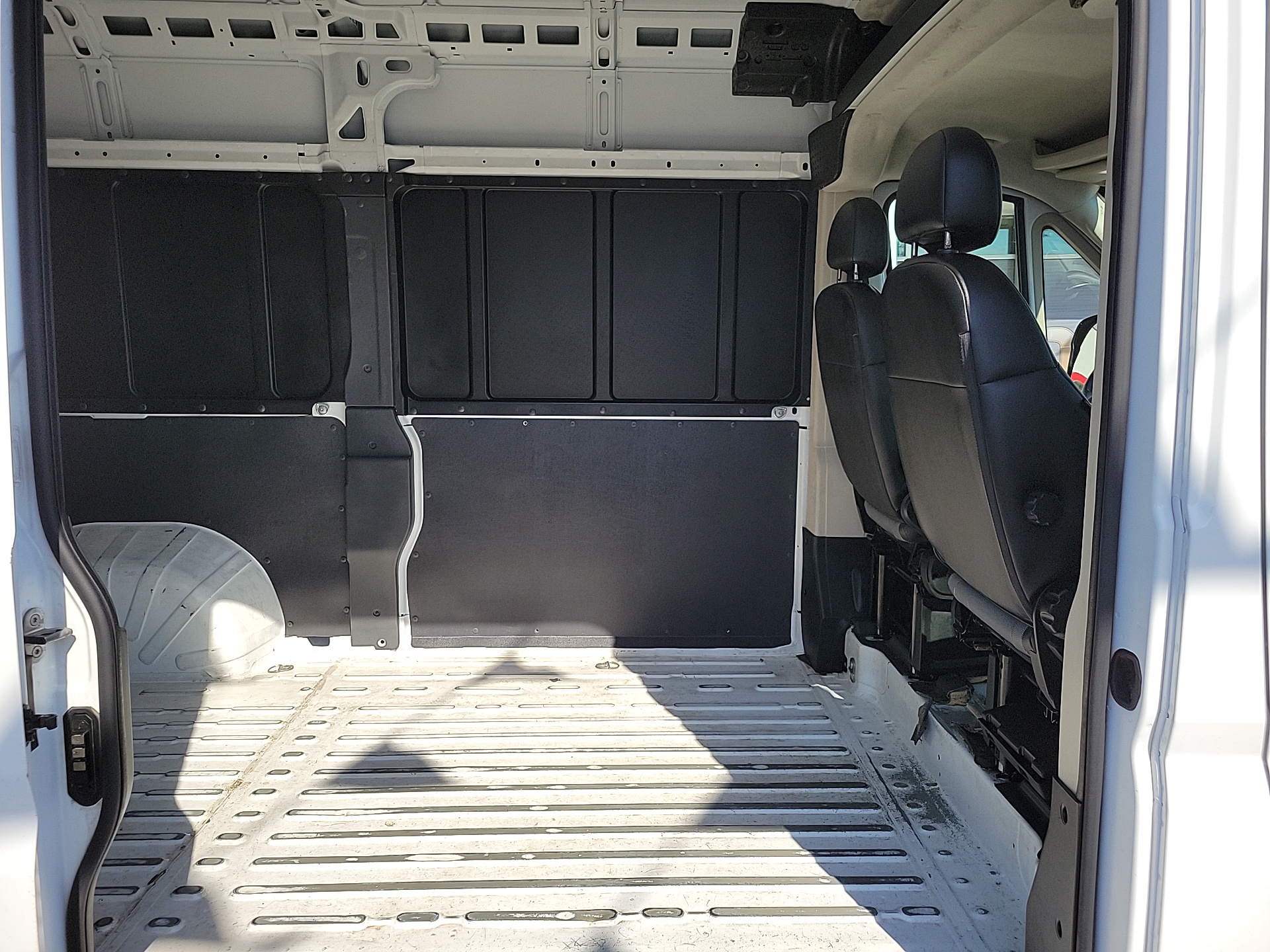 2021 Ram ProMaster 2500 High Roof 18