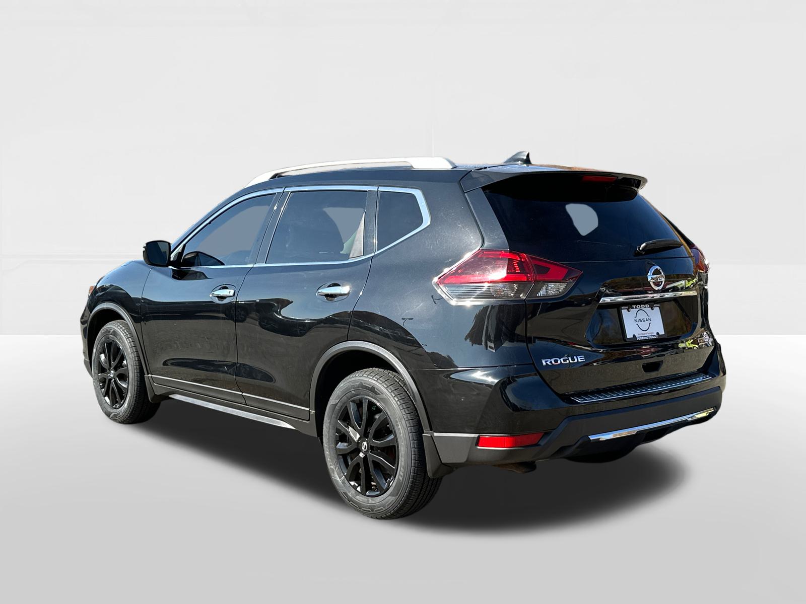 2019 Nissan Rogue S 2