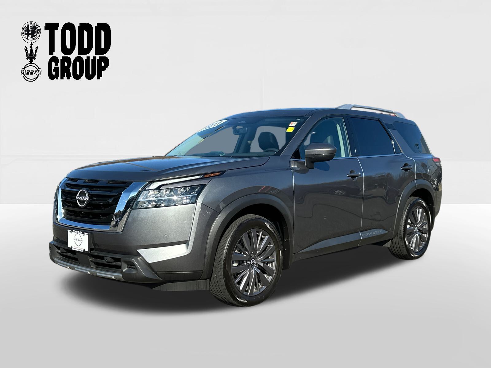 2023 Nissan Pathfinder SL 1