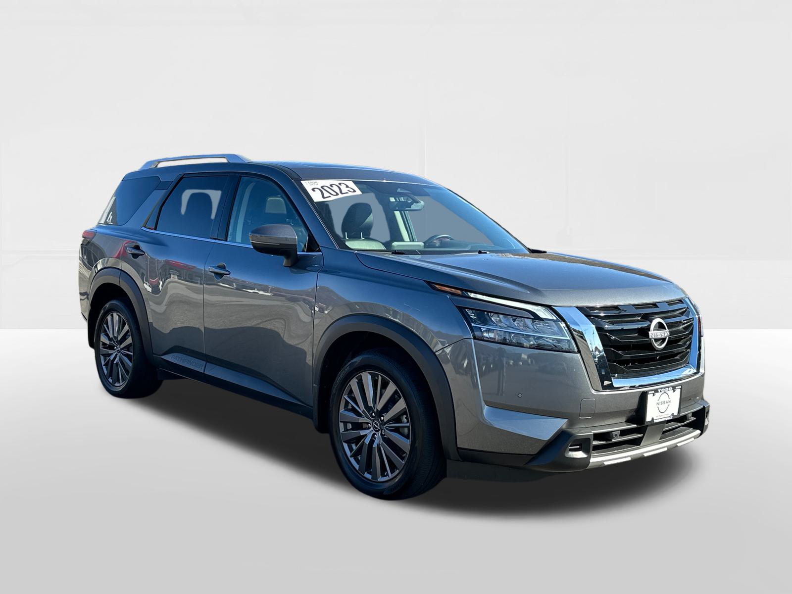 2023 Nissan Pathfinder SL 5