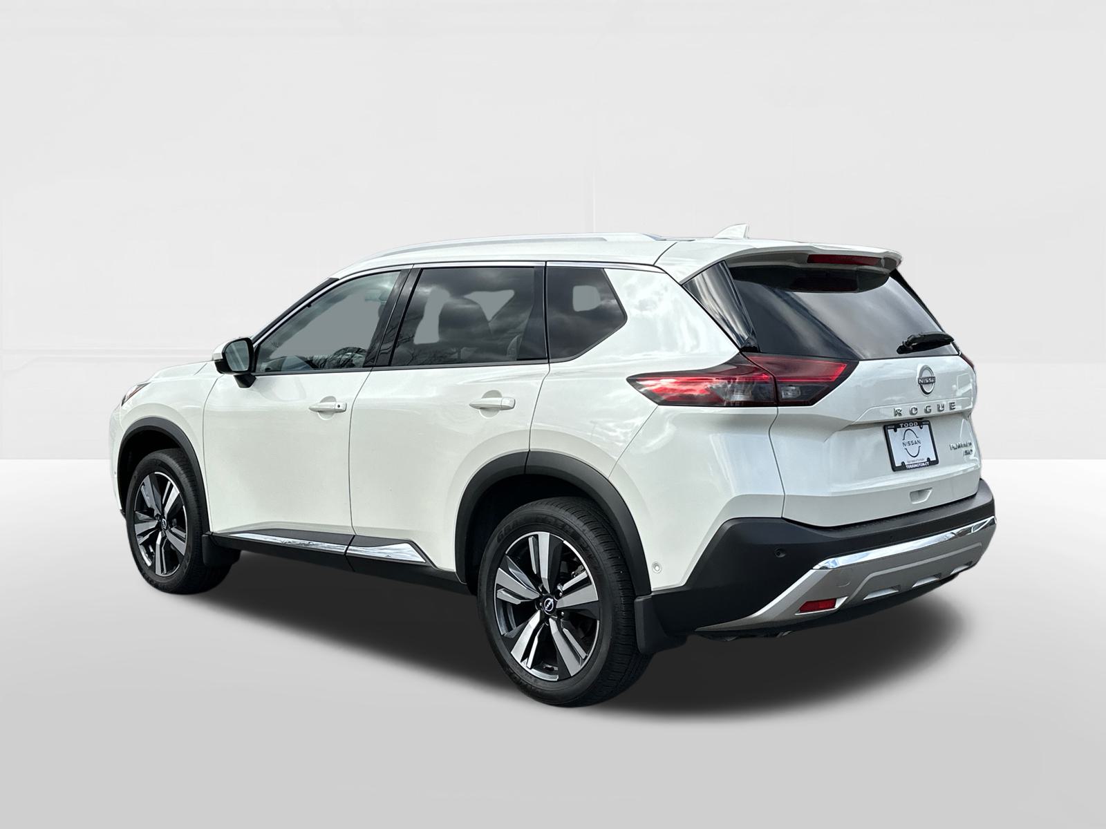 2023 Nissan Rogue Platinum 2