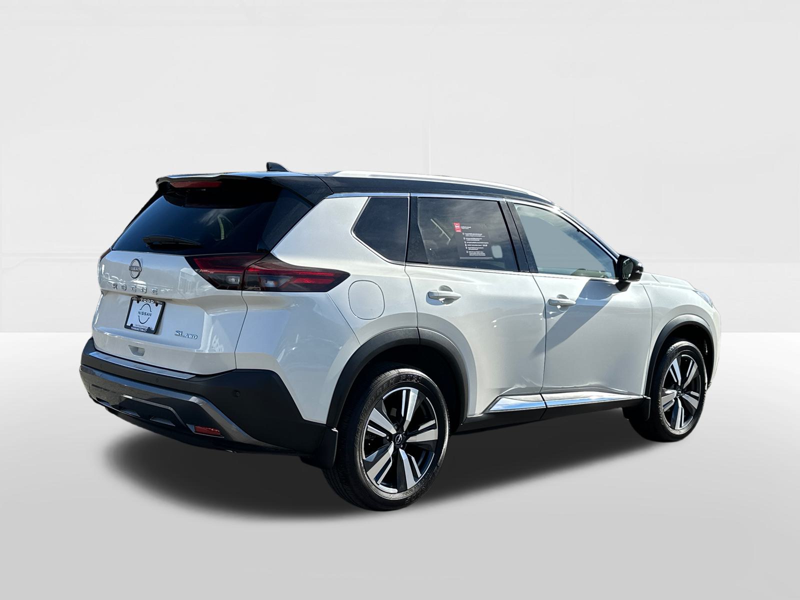 2023 Nissan Rogue SL 4