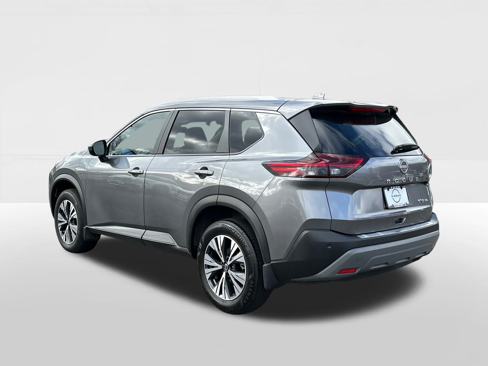 2023 Nissan Rogue SV 2