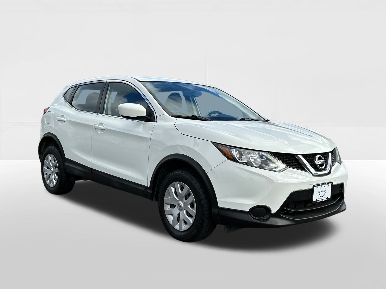 2017 Nissan Rogue Sport S 5