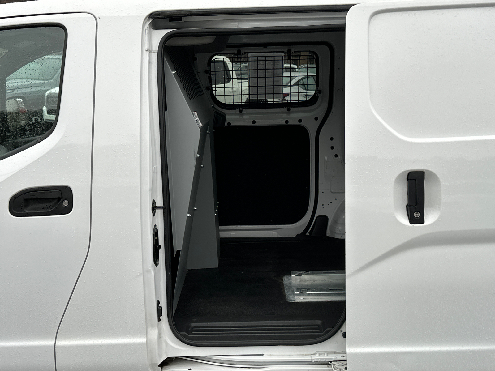 2019 Nissan NV200 S 19