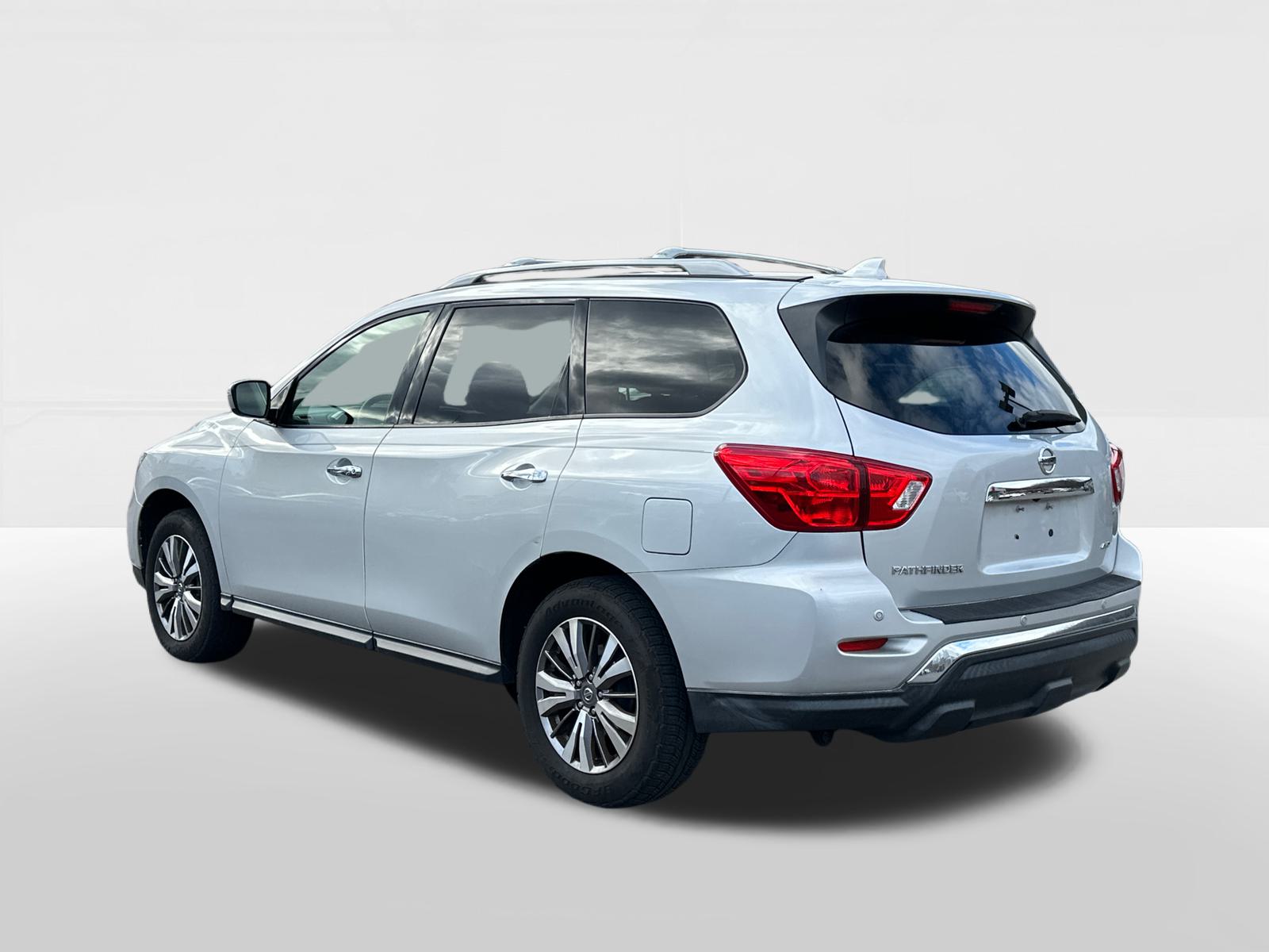 2019 Nissan Pathfinder S 2