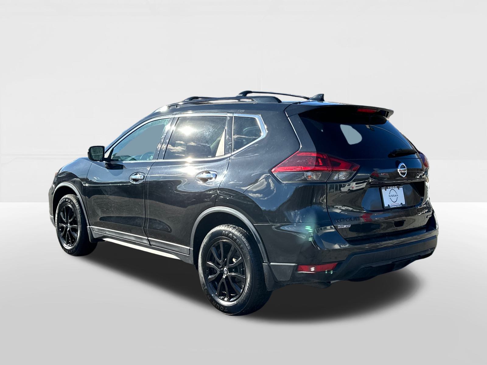 2018 Nissan Rogue SV 2