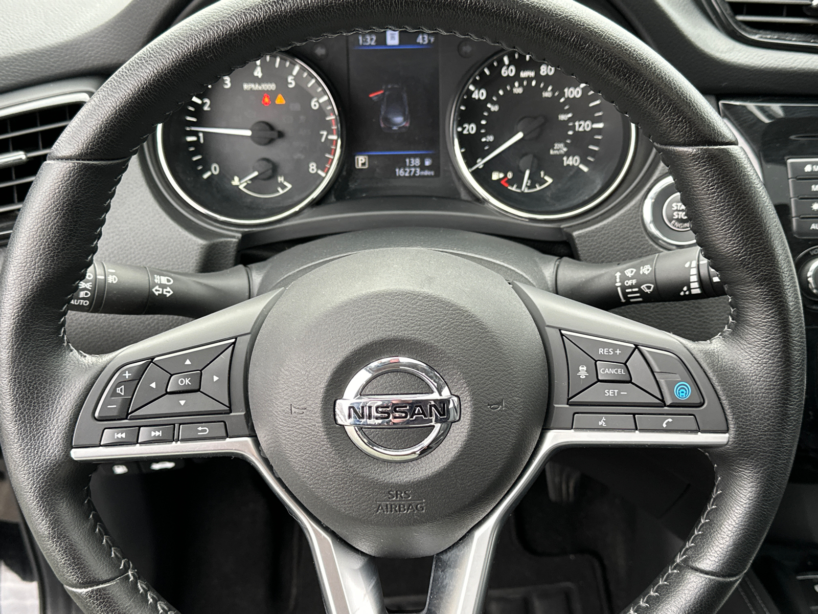 2020 Nissan Rogue Sport SL 13