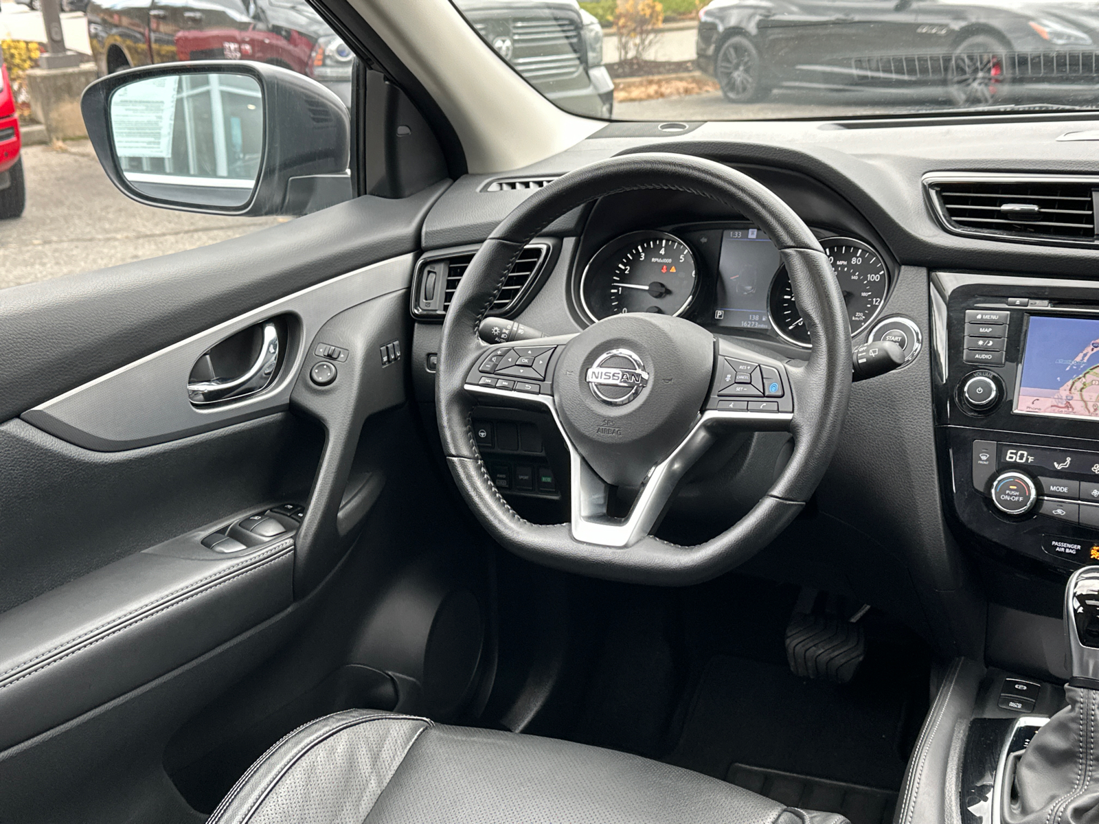 2020 Nissan Rogue Sport SL 24