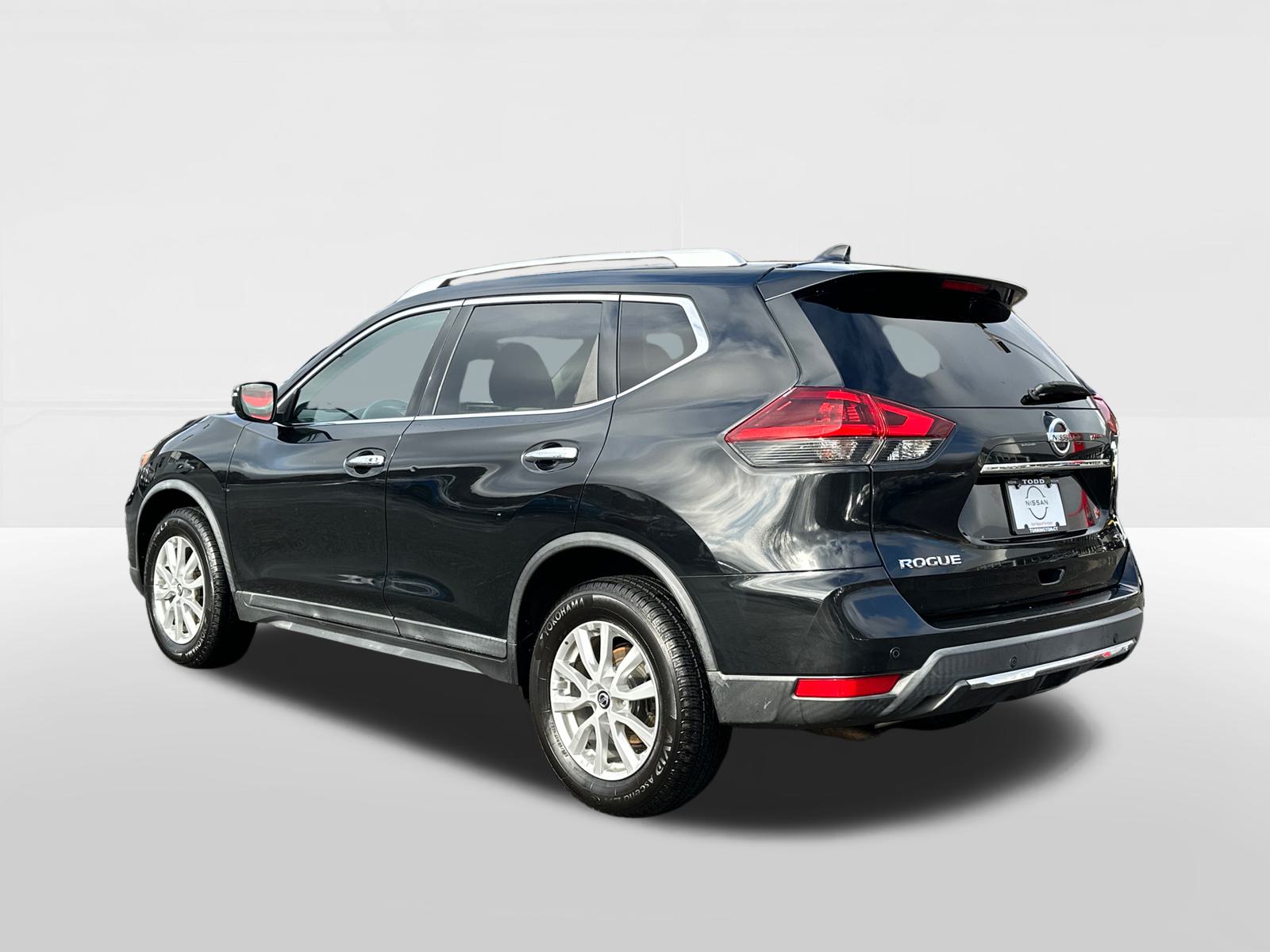 2019 Nissan Rogue SV 2