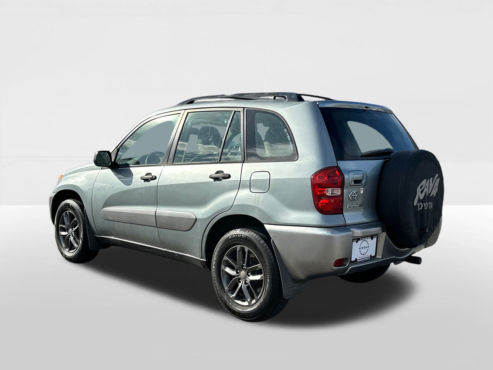 2005 Toyota RAV4 Base 2