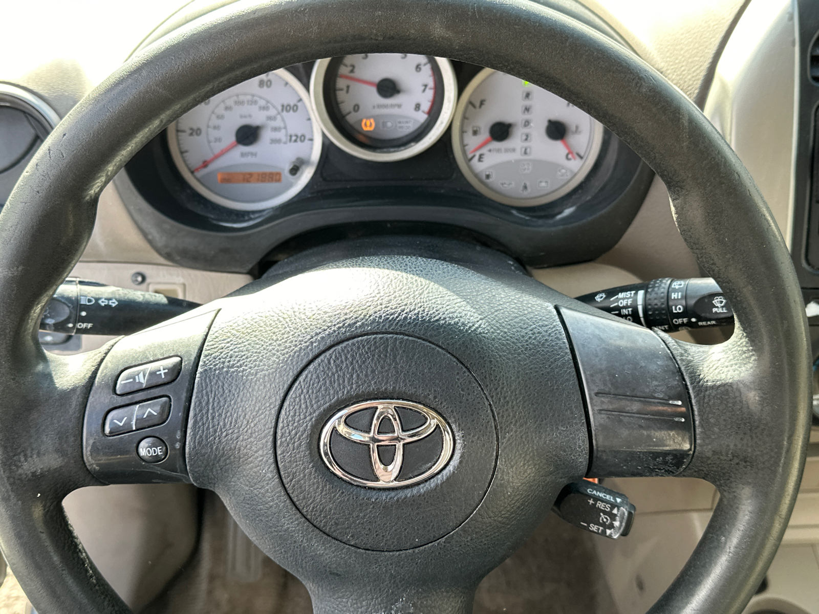 2005 Toyota RAV4 Base 11