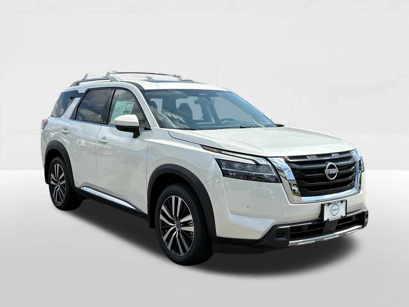 2024 Nissan Pathfinder Platinum 2