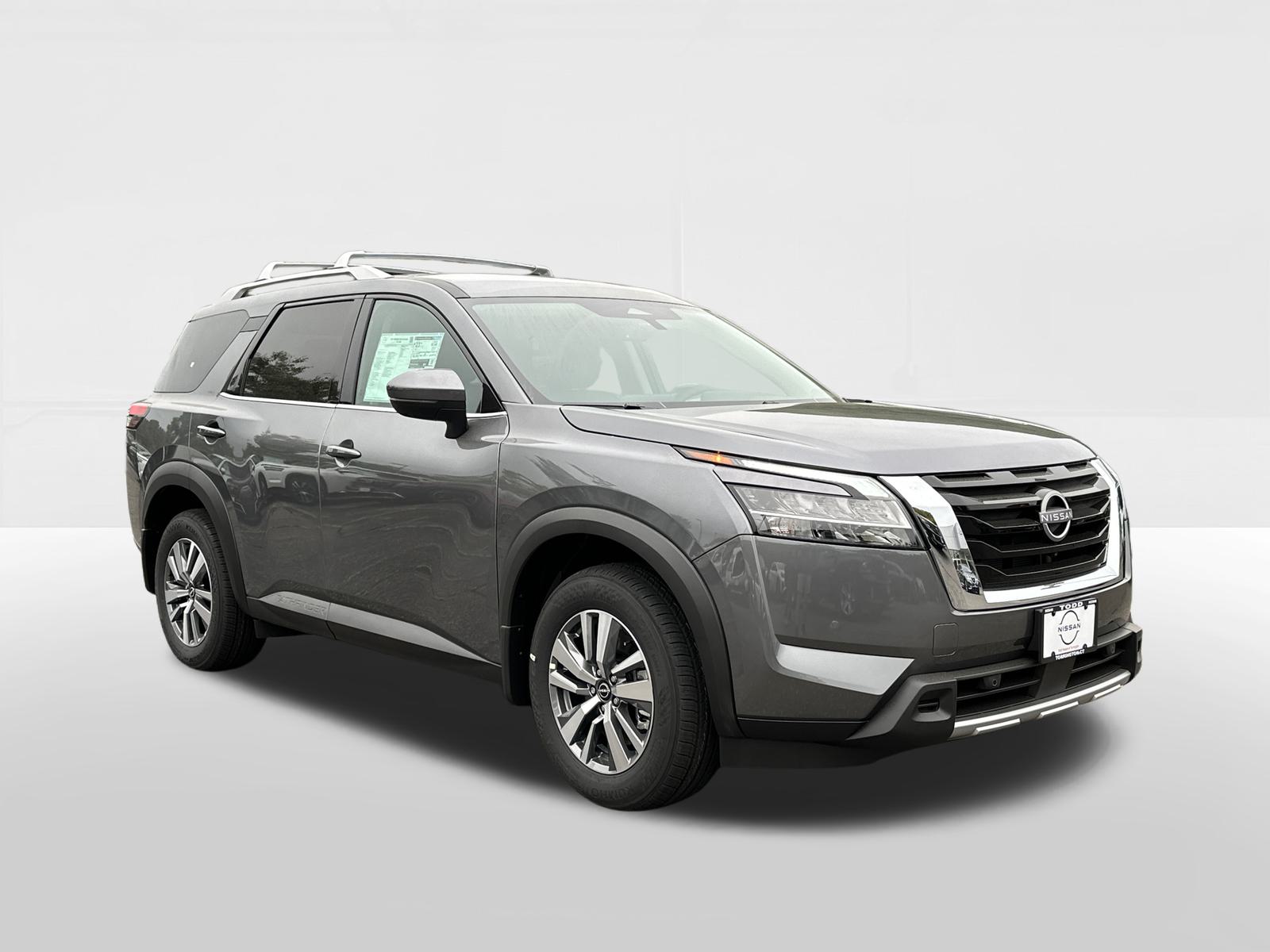 2024 Nissan Pathfinder SL 5