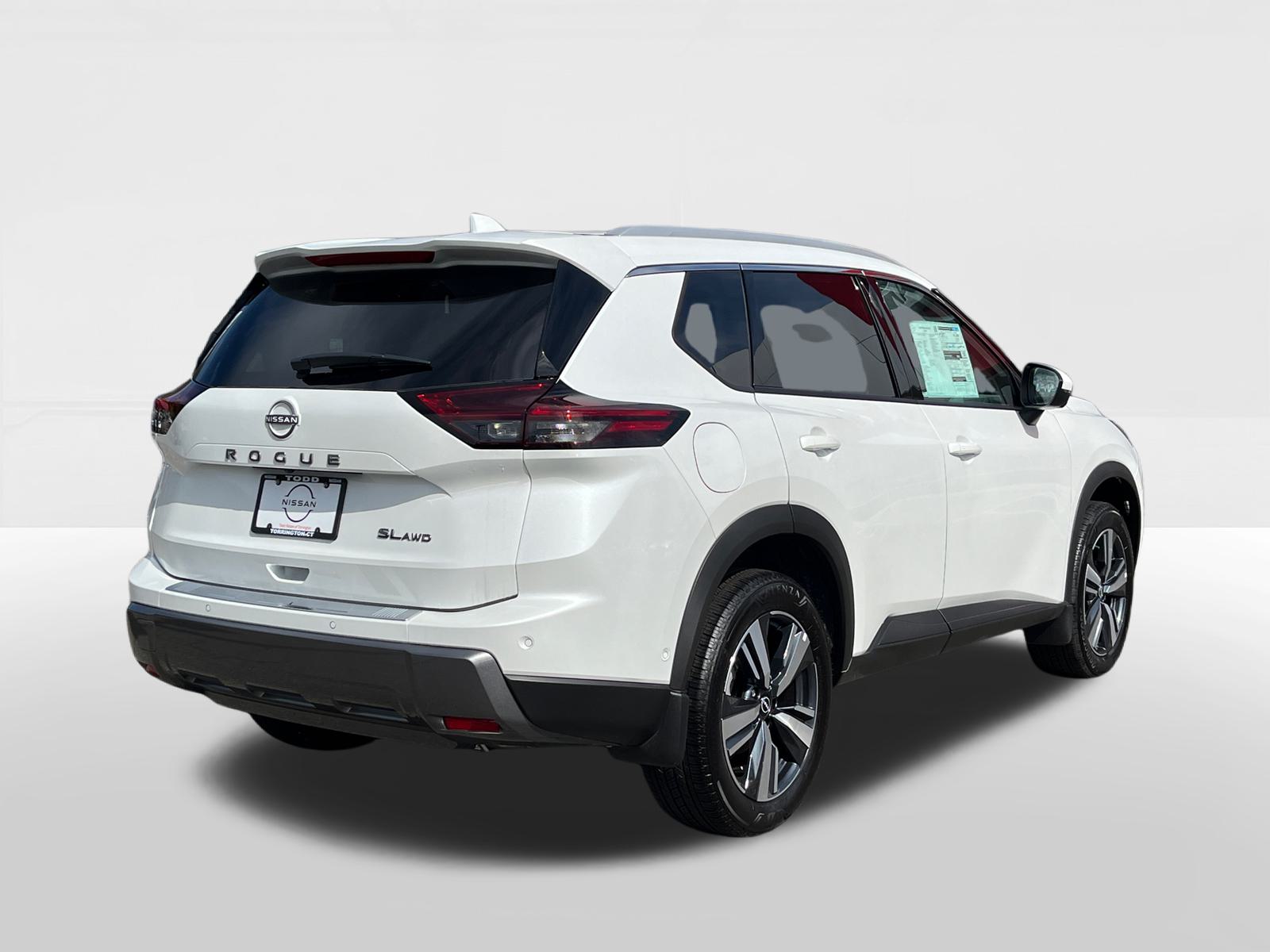 2024 Nissan Rogue SL 4