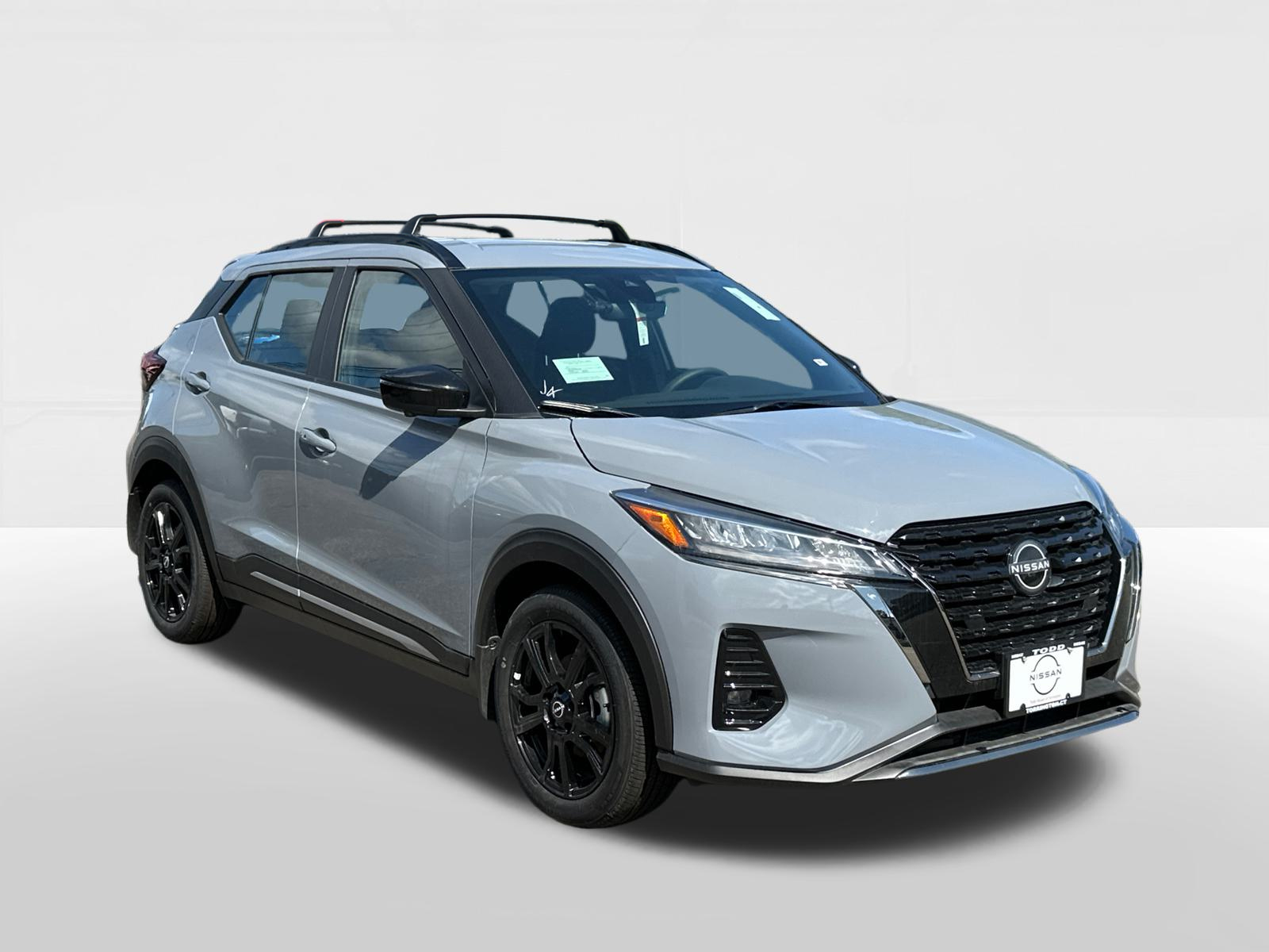 2024 Nissan Kicks SR 2