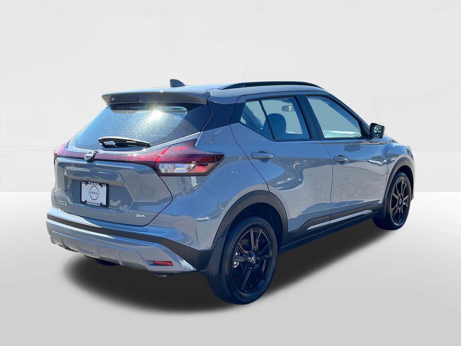 2024 Nissan Kicks SR 4