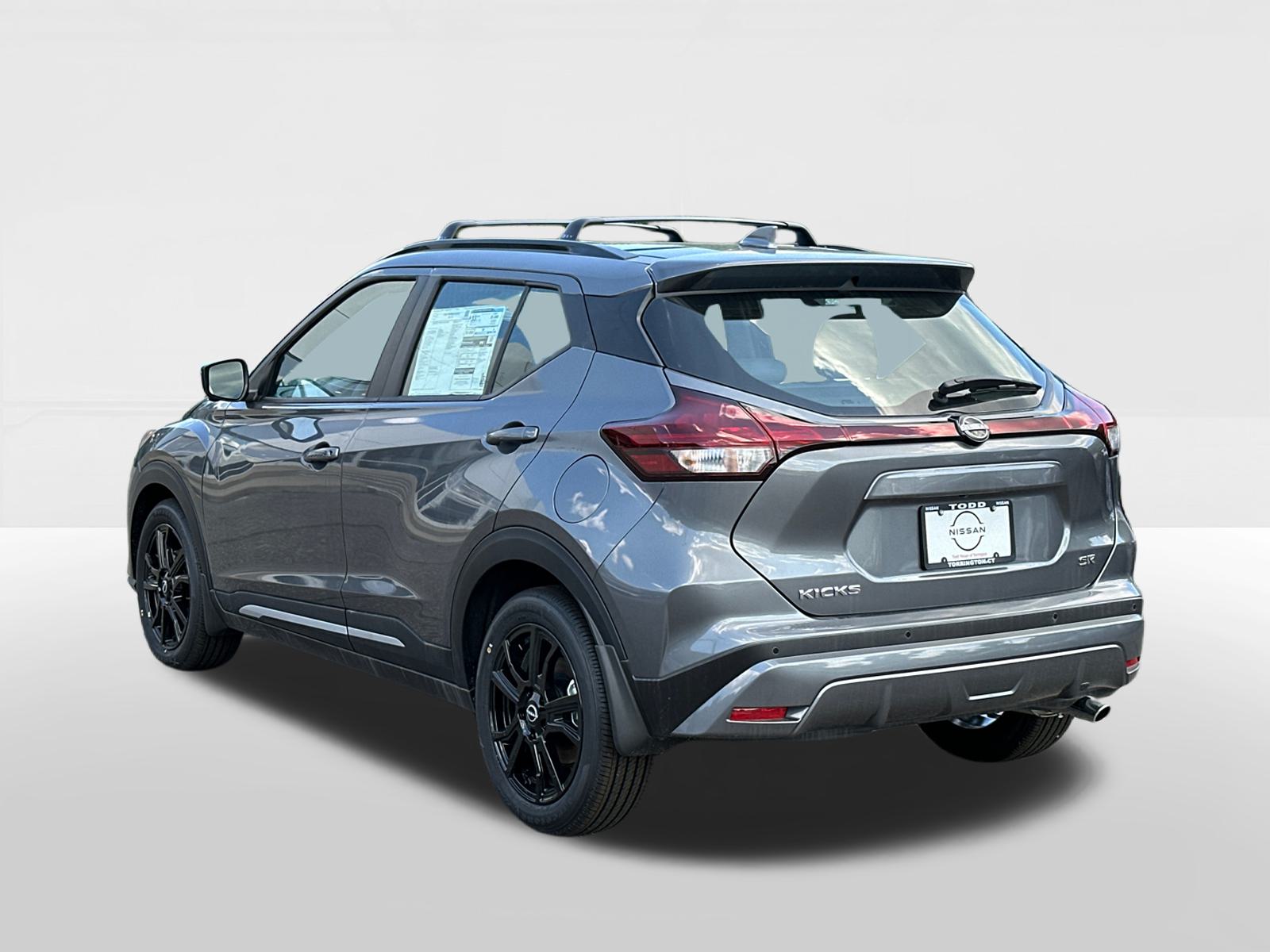 2024 Nissan Kicks SR 4