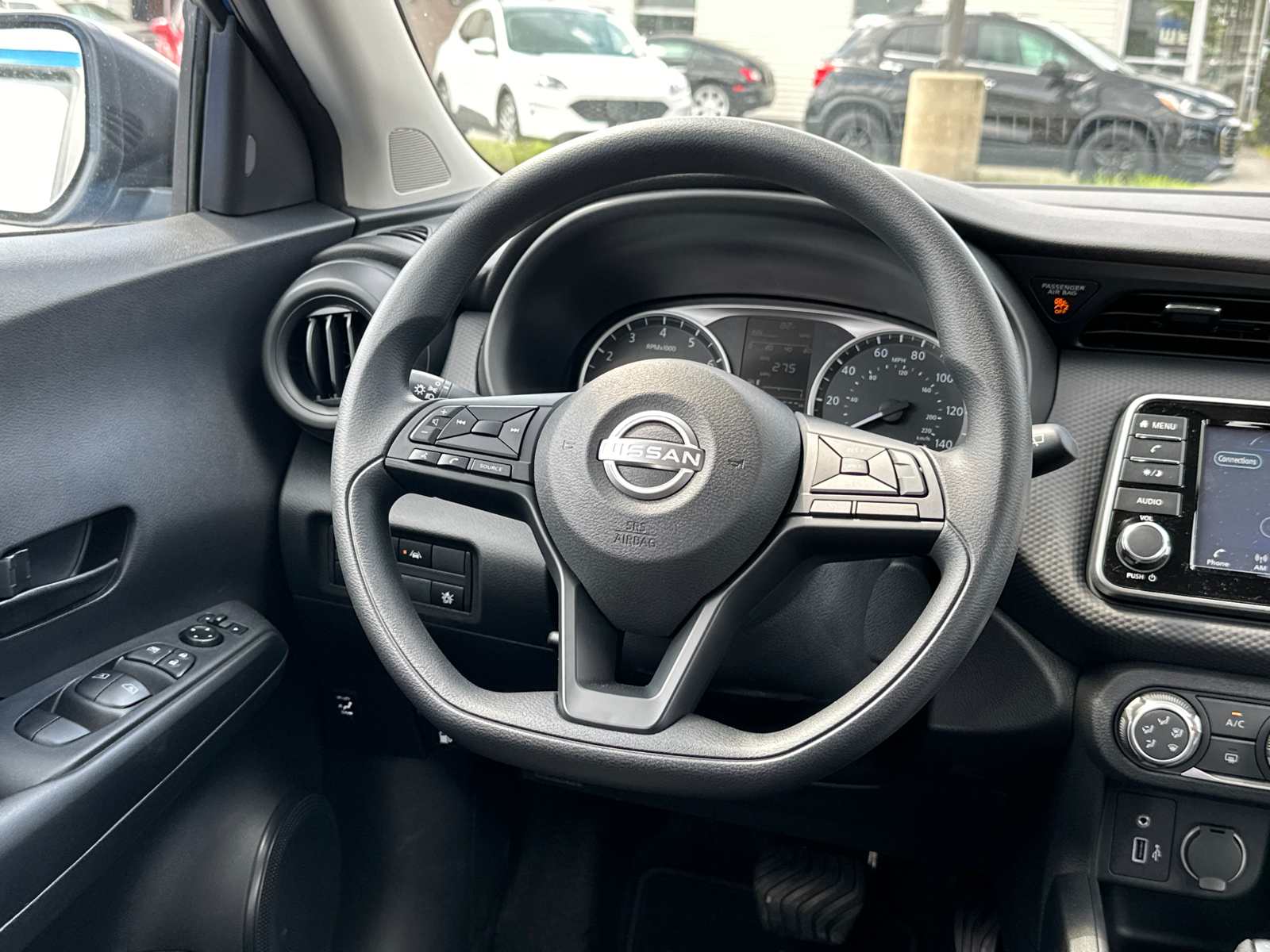 2024 Nissan Kicks S 23