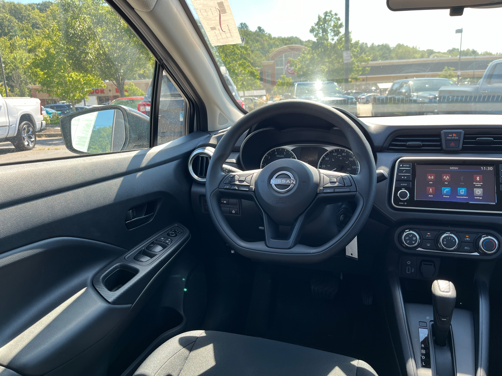 2024 Nissan Versa 1.6 S 23